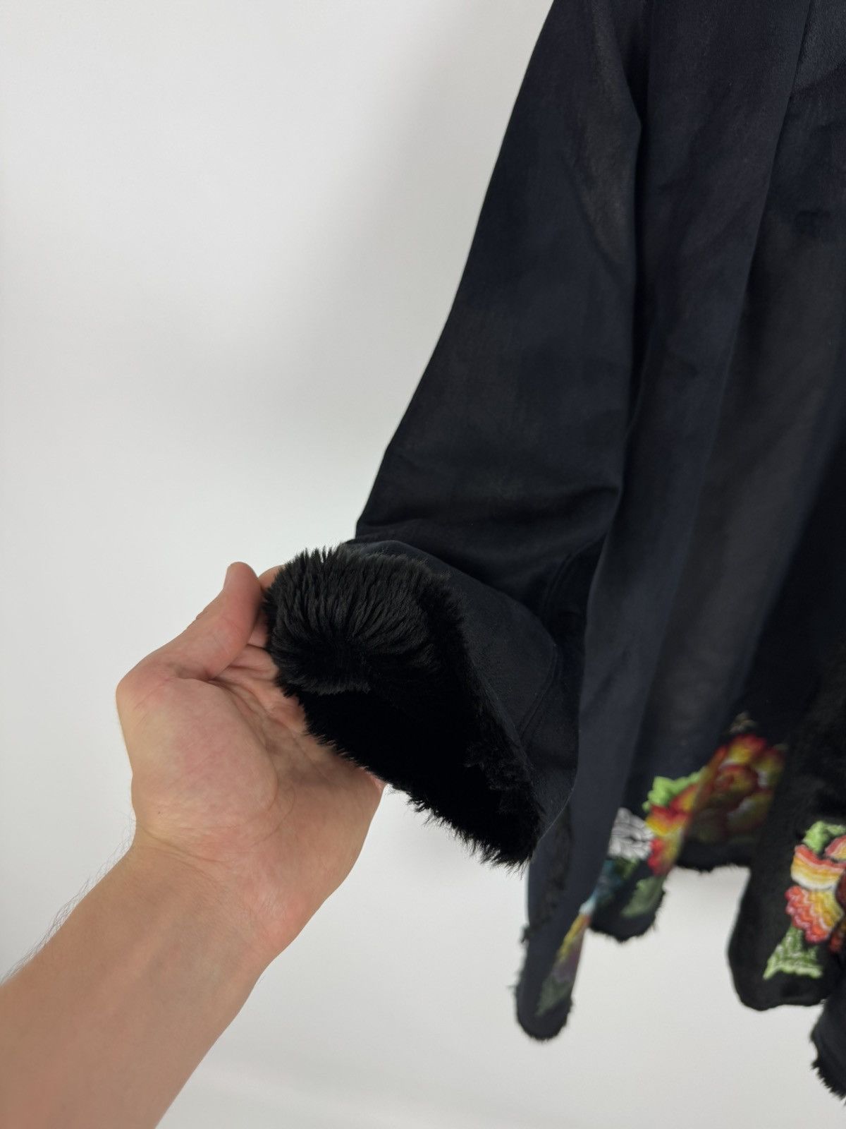 Custo Barcelona Custo Barcelona Floral Embroidery Faux Fur Coat Size M / US 6-8 / IT 42-44 - 14 Thumbnail