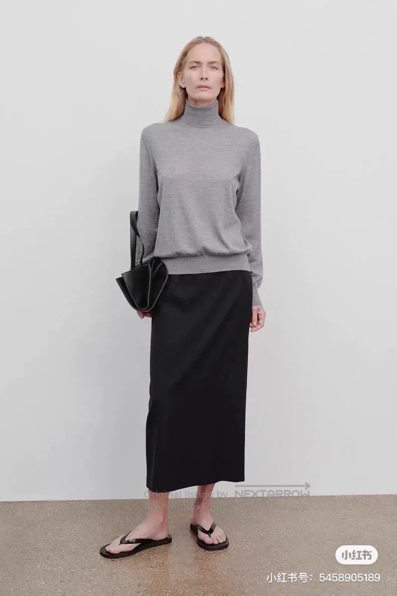 The Row The Row size 0 Black Slim Fit Wool Split Hem Skirt Size 42" / US 20 - 7 Thumbnail