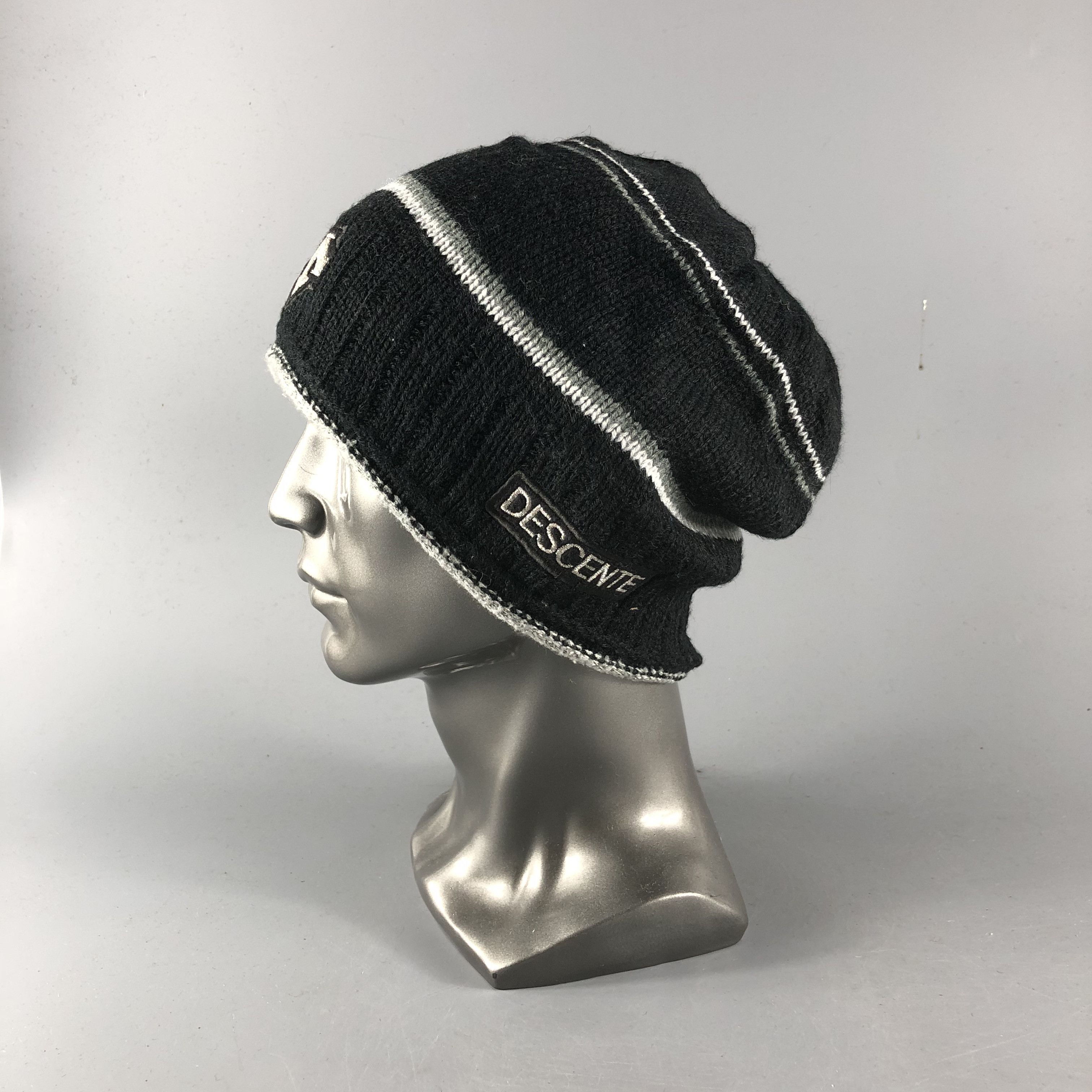 Descente Descente Beanie Snowcap Snow Hat B1061 Size ONE SIZE - 2 Thumbnail