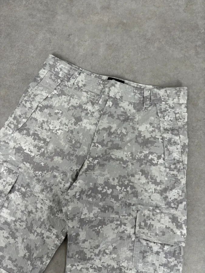 Givenchy SS2023 Givenchy Camo White Distressed Cargo Pants Size US 32 / EU 48 - 6 Thumbnail
