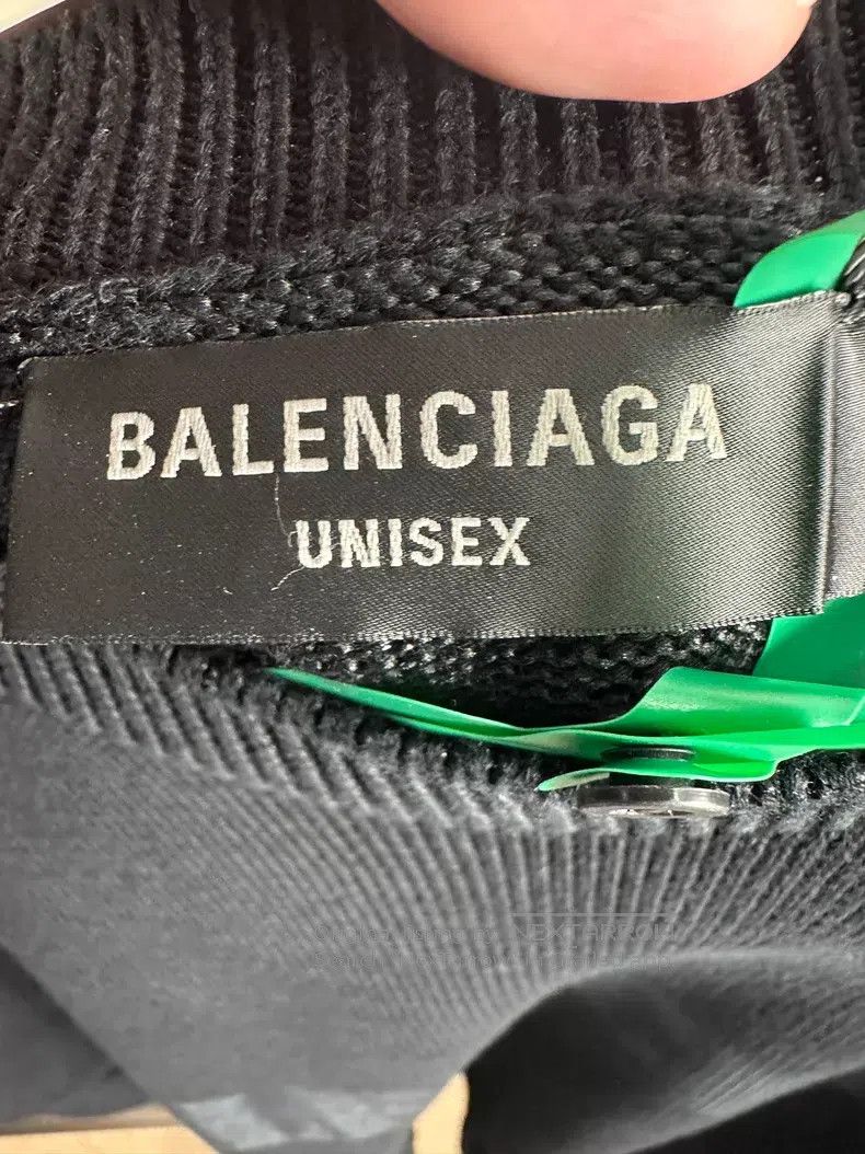 Balenciaga Balenciaga Fuzzy Lettering Sweater Size US XS / EU 42 / 0 - 4 Thumbnail