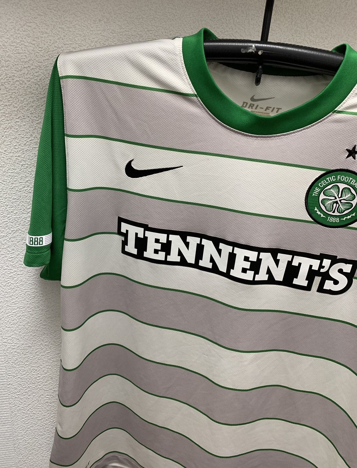 Nike Celtic football club soccer jersey Xl size tennents Size US XL / EU 56 / 4 - 6 Thumbnail