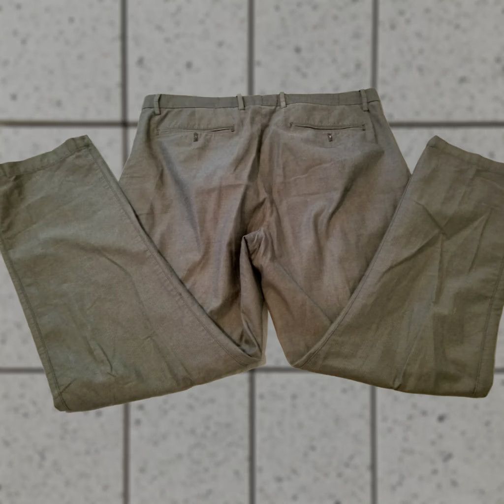 Banana Republic Banana Republic Khaki Chino Trouser Pants Gray Cotton 38x32 Mens Size US 38 / EU 54 - 1 Thumbnail