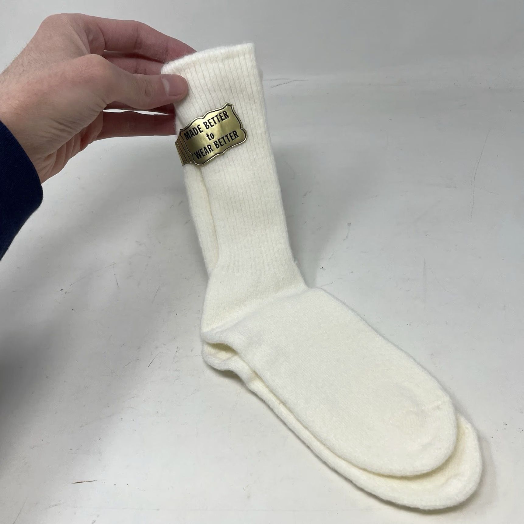 Vintage VINTAGE Soft as Mist Crew Socks Ladies Size 9-11 White NOS 1960s NWT Mist Socks Ladies Crew White 1960s Vintage Size ONE SIZE - 4 Thumbnail