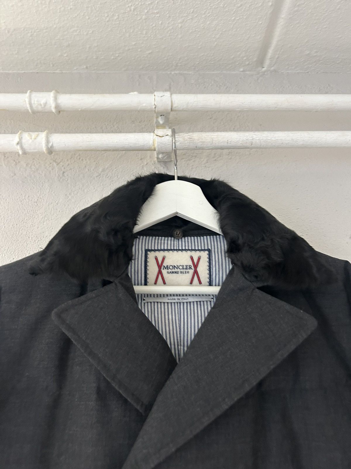 Moncler Double-Breasted Down Jacket with Fur Collar Size US L / EU 52-54 / 3 - 4 Thumbnail