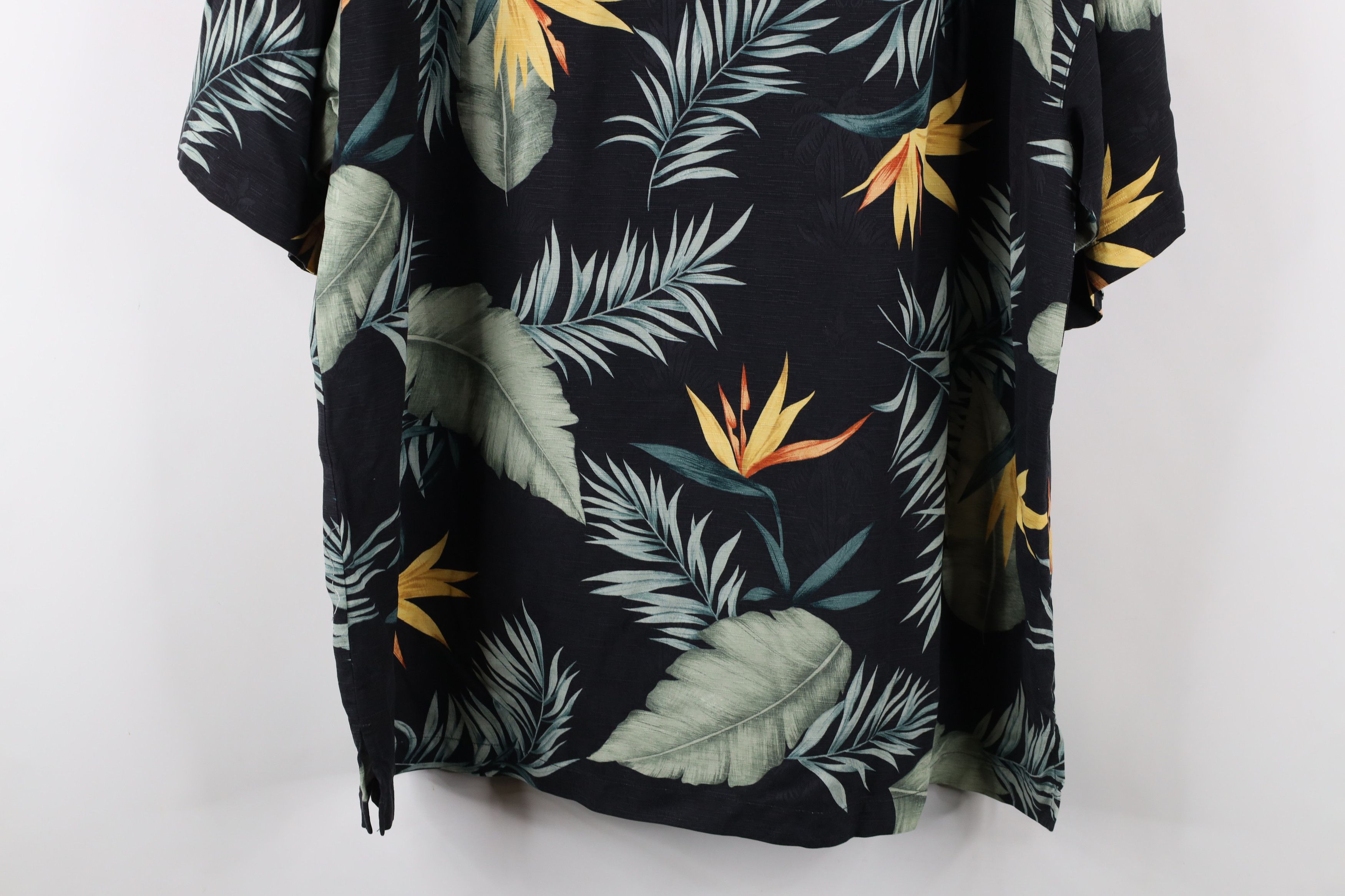 Tommy Bahama × Vintage Vintage 90s Tommy Bahama Looped Collar Hawaiian Button Shirt Size US XL / EU 56 / 4 - 10 Thumbnail