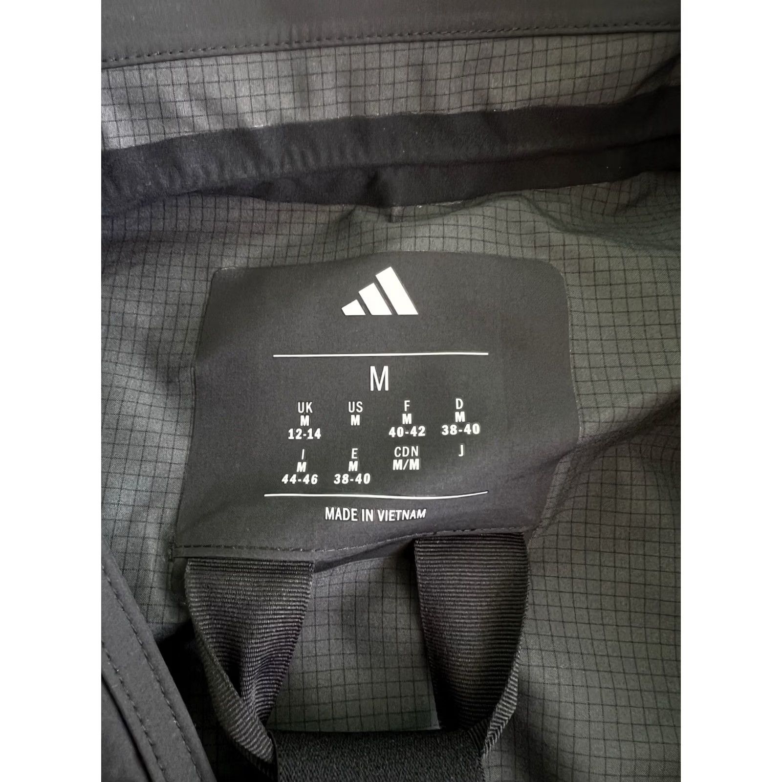 Mercedes-Benz ADIDAS AMG PETRONAS MERCEDES FORMULA 1 RAIN WINDBREAKER JACKET WOMEN'S M Size M / US 6-8 / IT 42-44 - 5 Thumbnail