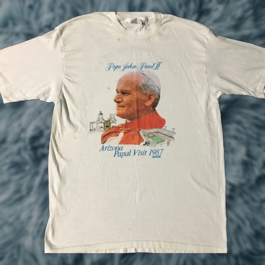 Vintage VINTAGE Pope John Paul II Phoenix AZ Faded Tour Shirt L White Jesus Christ Lord 80s Grunge USA Religion Religion Mens Shirt Size US L / EU 52-54 / 3 - 1 Thumbnail