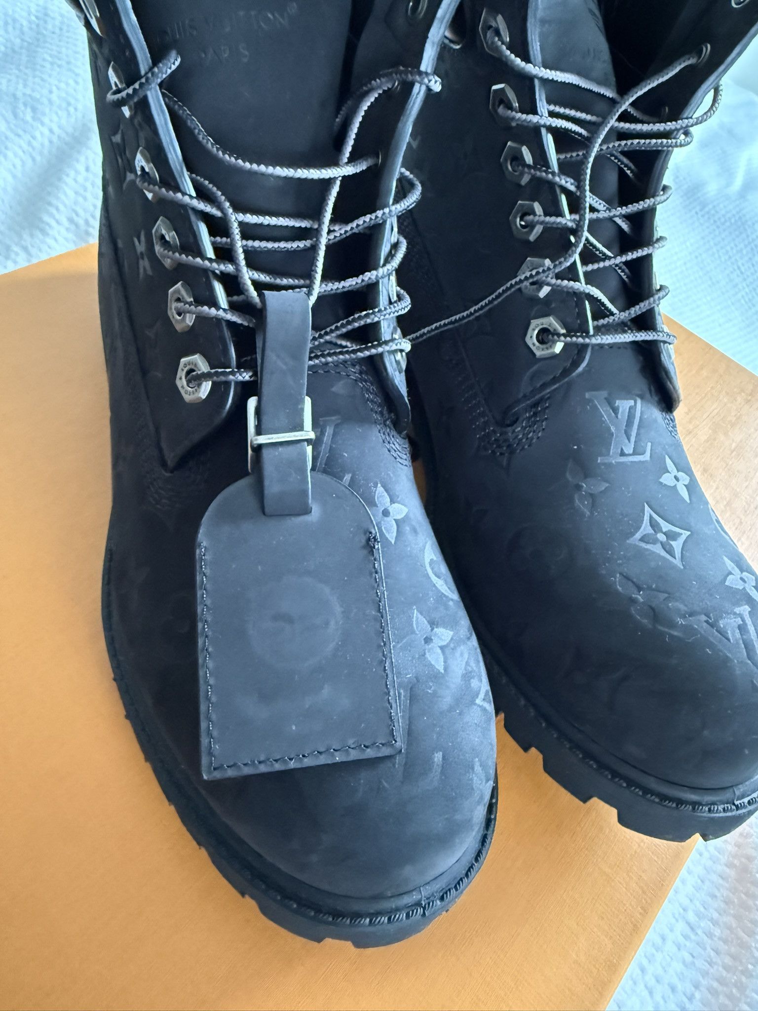 Louis Vuitton × Timberland Louis Vuitton Timberland 6" Ankle Boot Black Monogram Size US 10 / EU 43 - 3 Thumbnail