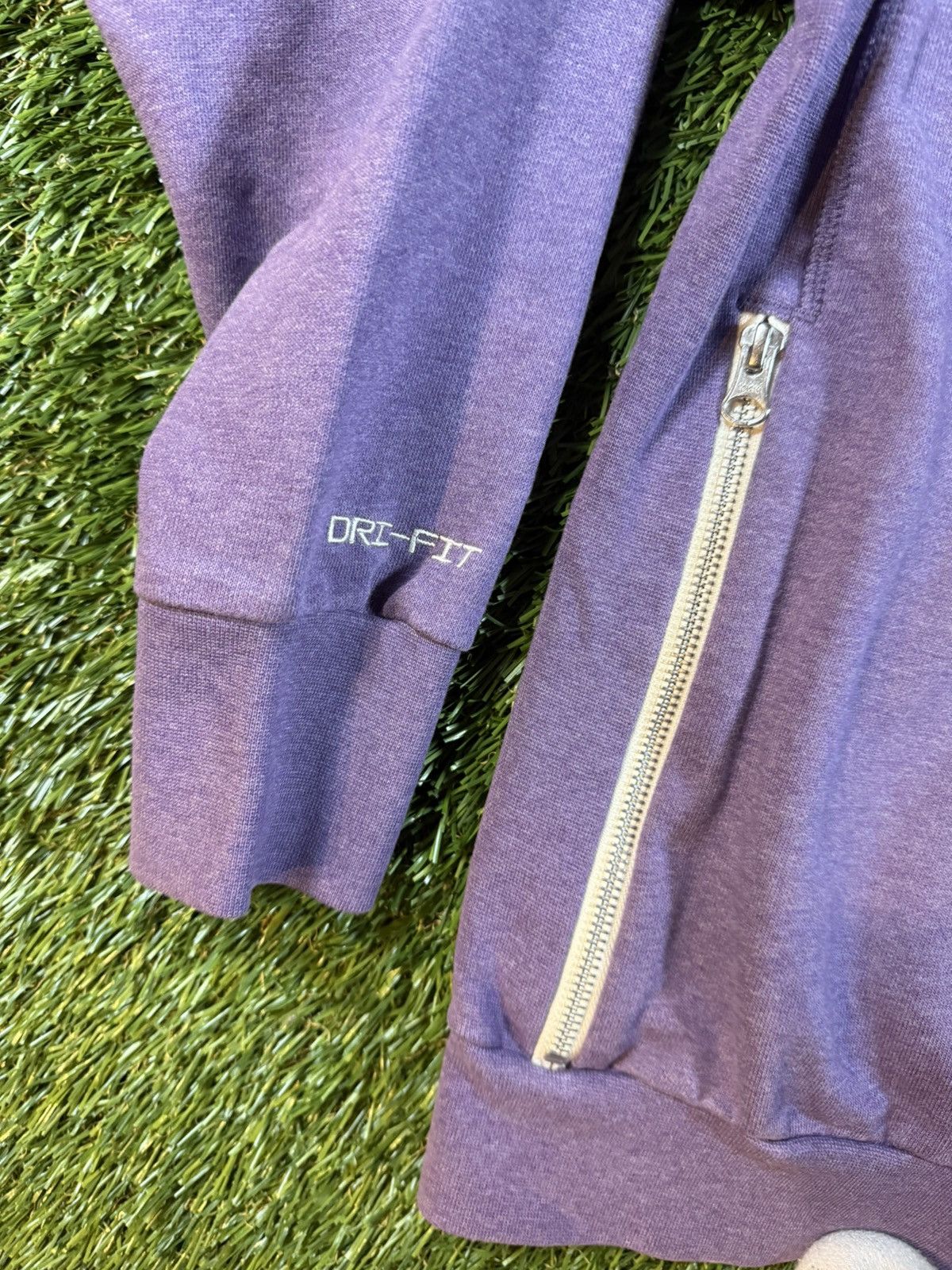 Nike Vintage Y2k Nike Essential Swoosh Purple Crewneck Sweatshirt Size US M / EU 48-50 / 2 - 3 Thumbnail