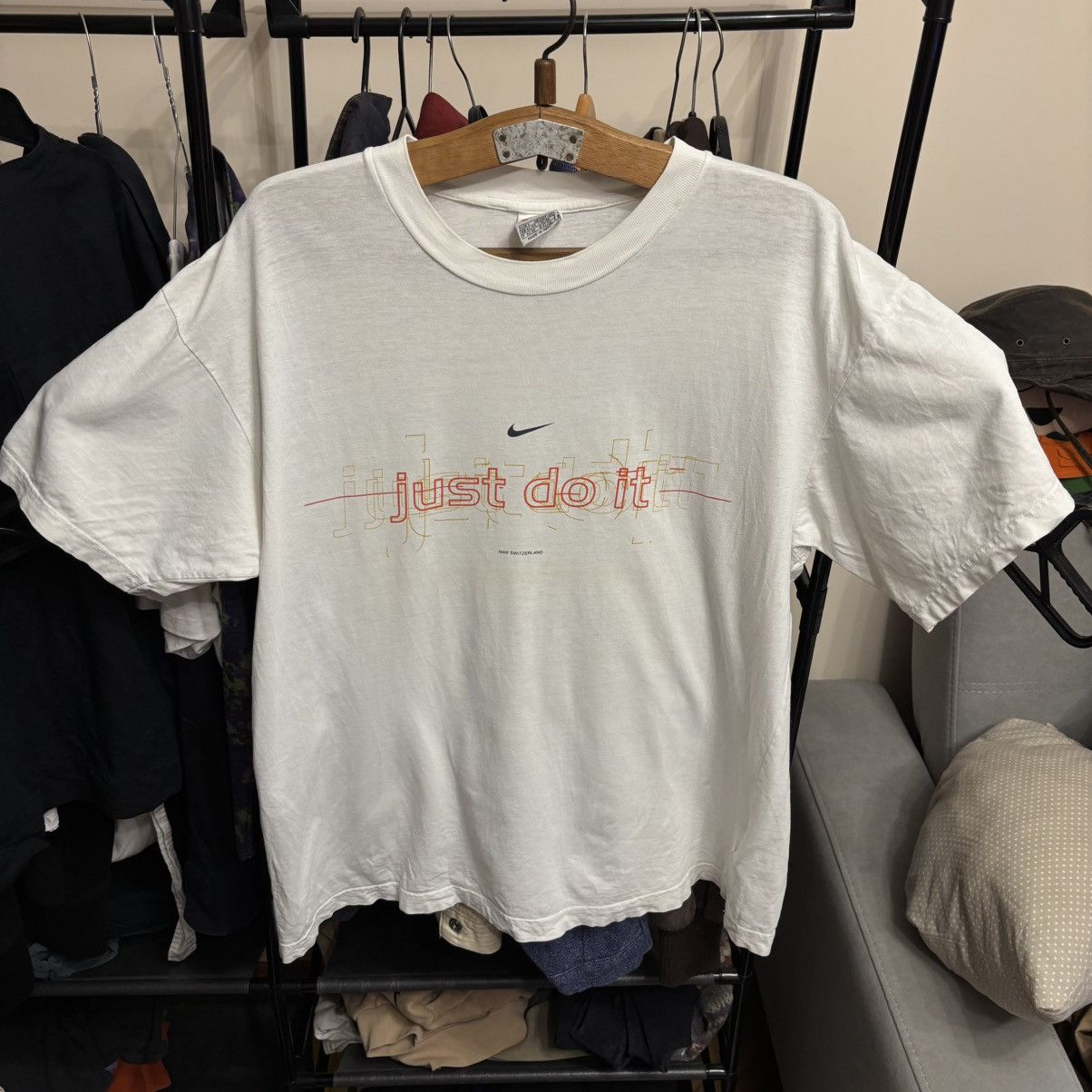 Vintage Vintage 90’s Nike Center Swoosh Just Do it T-Shirt Punk Size US L / EU 52-54 / 3 - 1 Thumbnail