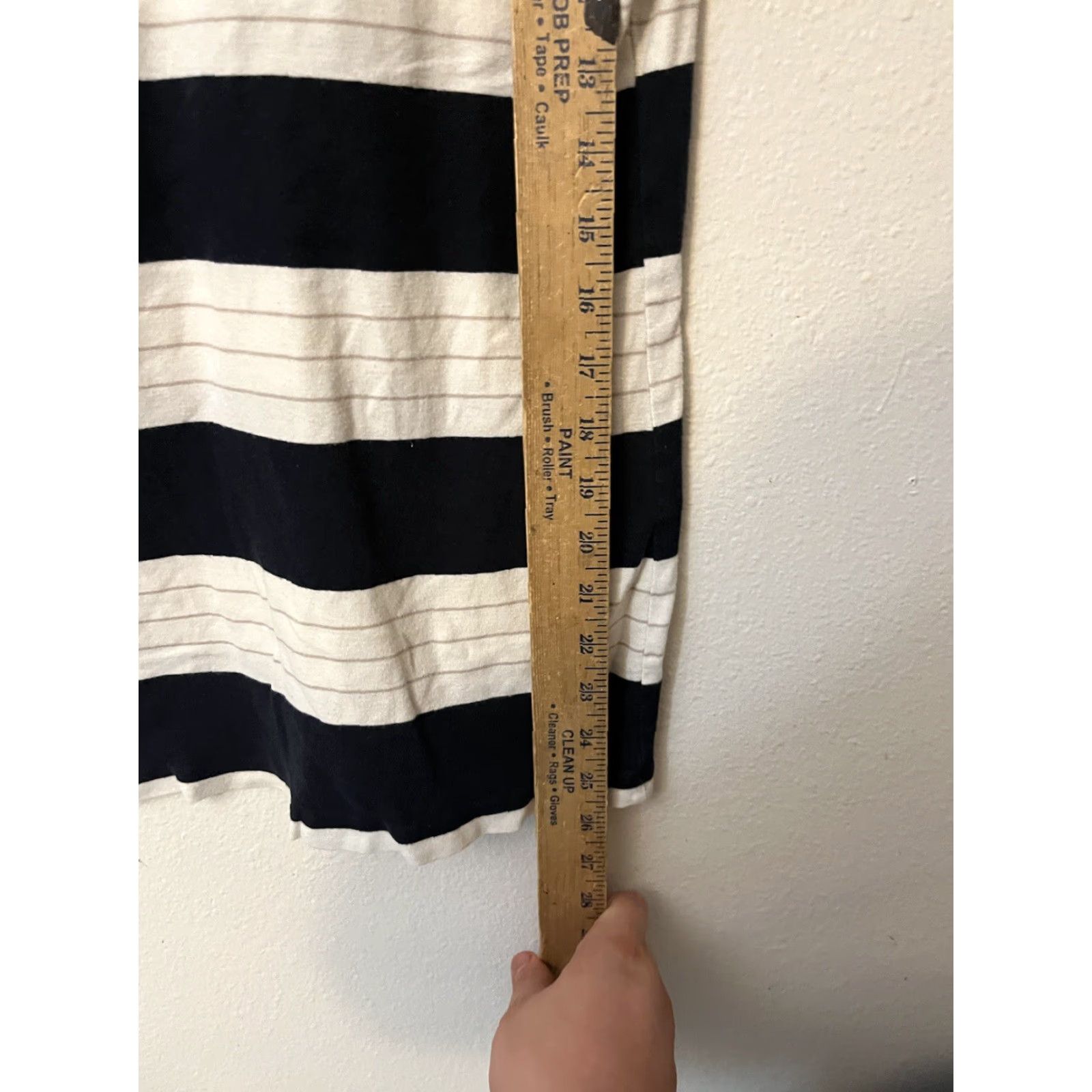 Old Navy VINTAGE Old Navy Shirt Womens L Black White Striped V-Neck Size L / US 10 / IT 46 - 4 Thumbnail