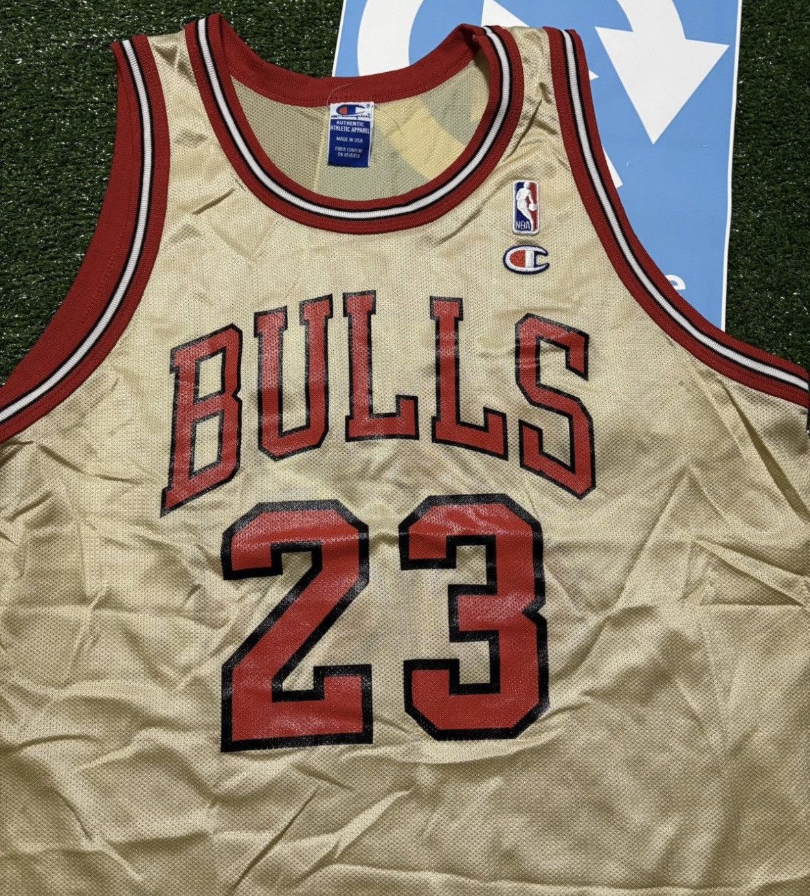 Champion VINTAGE RARE CHICAGO BULLS CHAMPION MICHAEL JORDAN JERSEY Size US XL / EU 56 / 4 - 3 Thumbnail