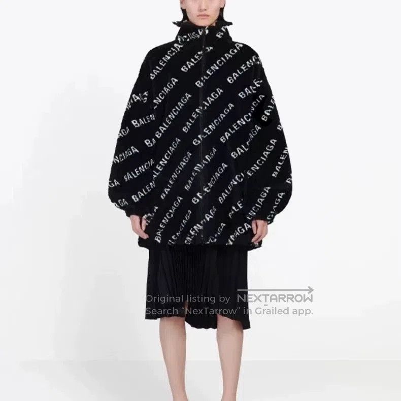 Balenciaga Balenciaga Shearling Logo Coat. Size US XS / EU 42 / 0 - 7 Thumbnail