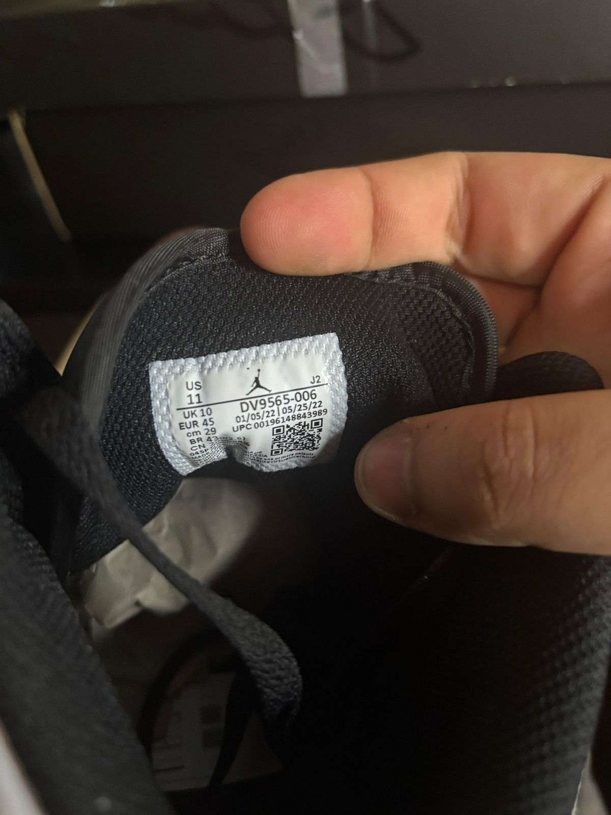 Jordan Brand Air Jordan 1 Mid SE 'Wear-Away' Size US 11 / EU 44 - 17 Thumbnail