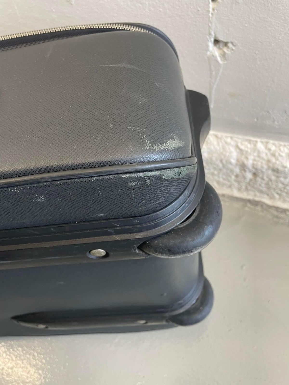 Louis Vuitton Louis Vuitton taiga leather pegas 45 rolling luggage Size ONE SIZE - 5 Thumbnail
