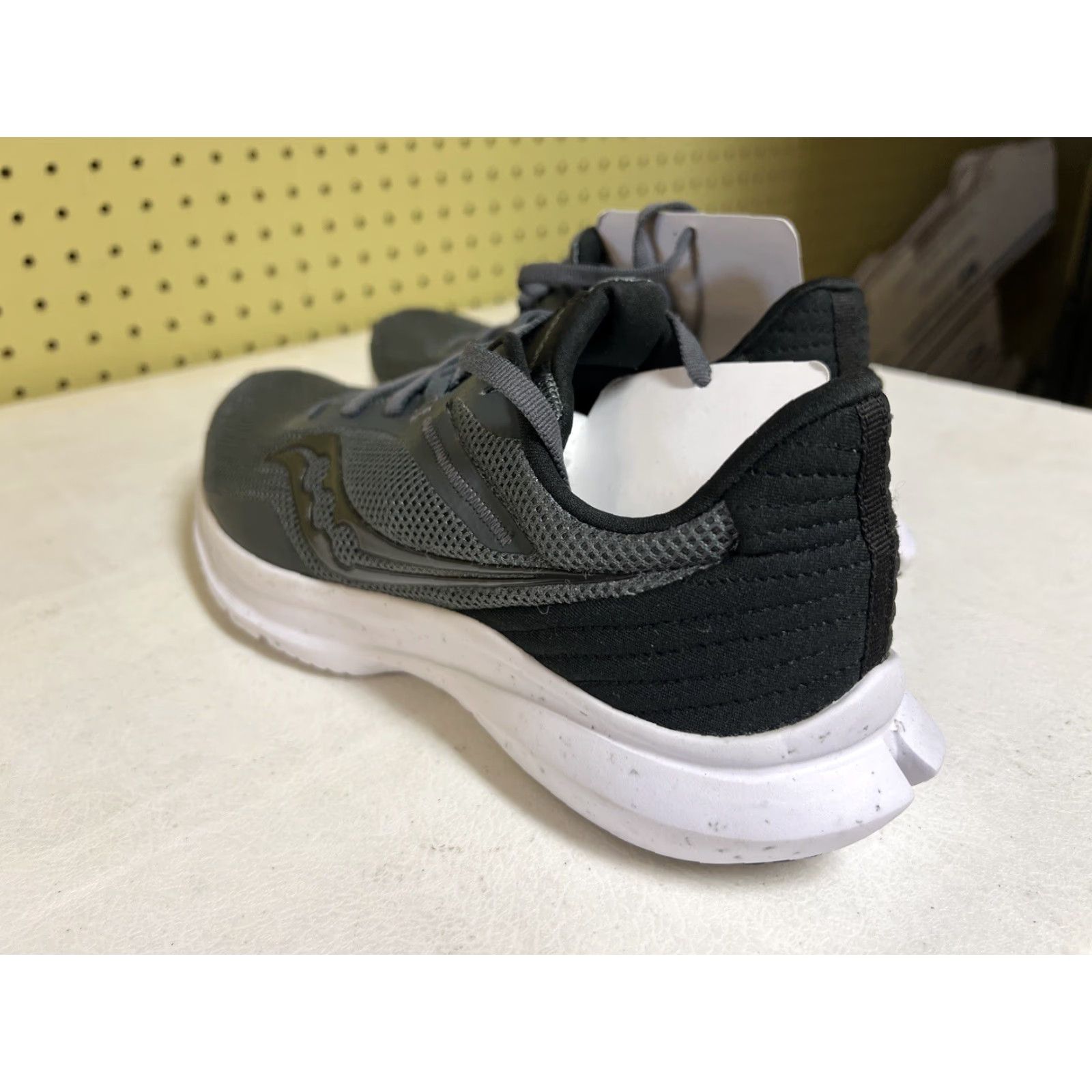 Saucony Saucony Convergence Lightweight Running Shoes Men 9 Gray Sneaker Athletic Shoes 2023 Sample UK 8 EU 42.5 US 9 Size 9 New Size US 8 / EU 41 - 4 Thumbnail