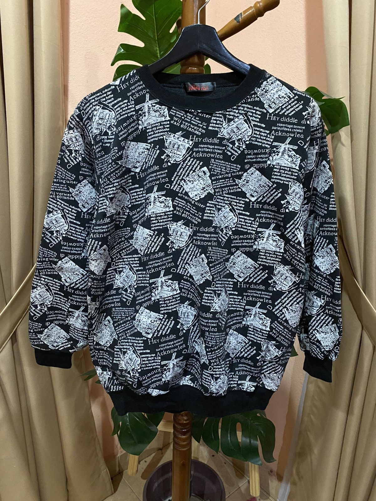 Vintage VINTAGE YOUNG MEN NEWSPAPER SWEATSHIRT Size US M / EU 48-50 / 2 - 3 Thumbnail
