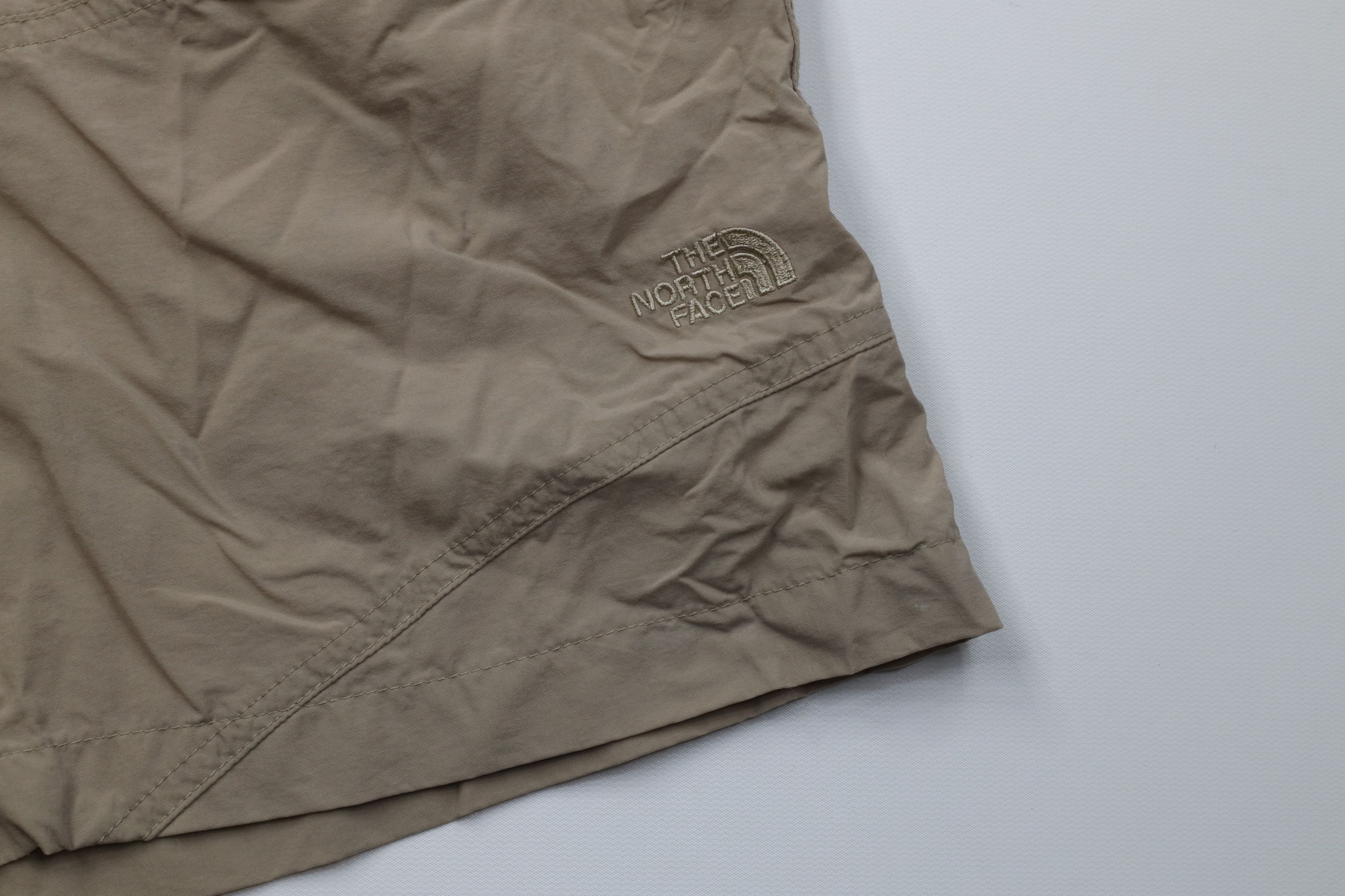 The North Face Vintage The North Face Baggy Fit Baggies Shorts Nylon Beige Size US 34 / EU 50 - 5 Thumbnail