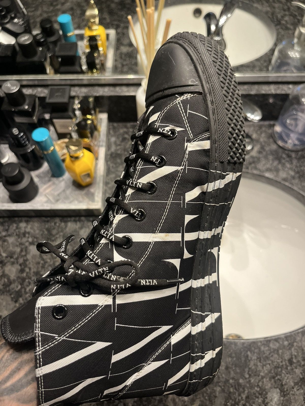 Valentino Valentino Garavani mens Giggies vltn size 11 Size US 11 / EU 44 - 7 Thumbnail