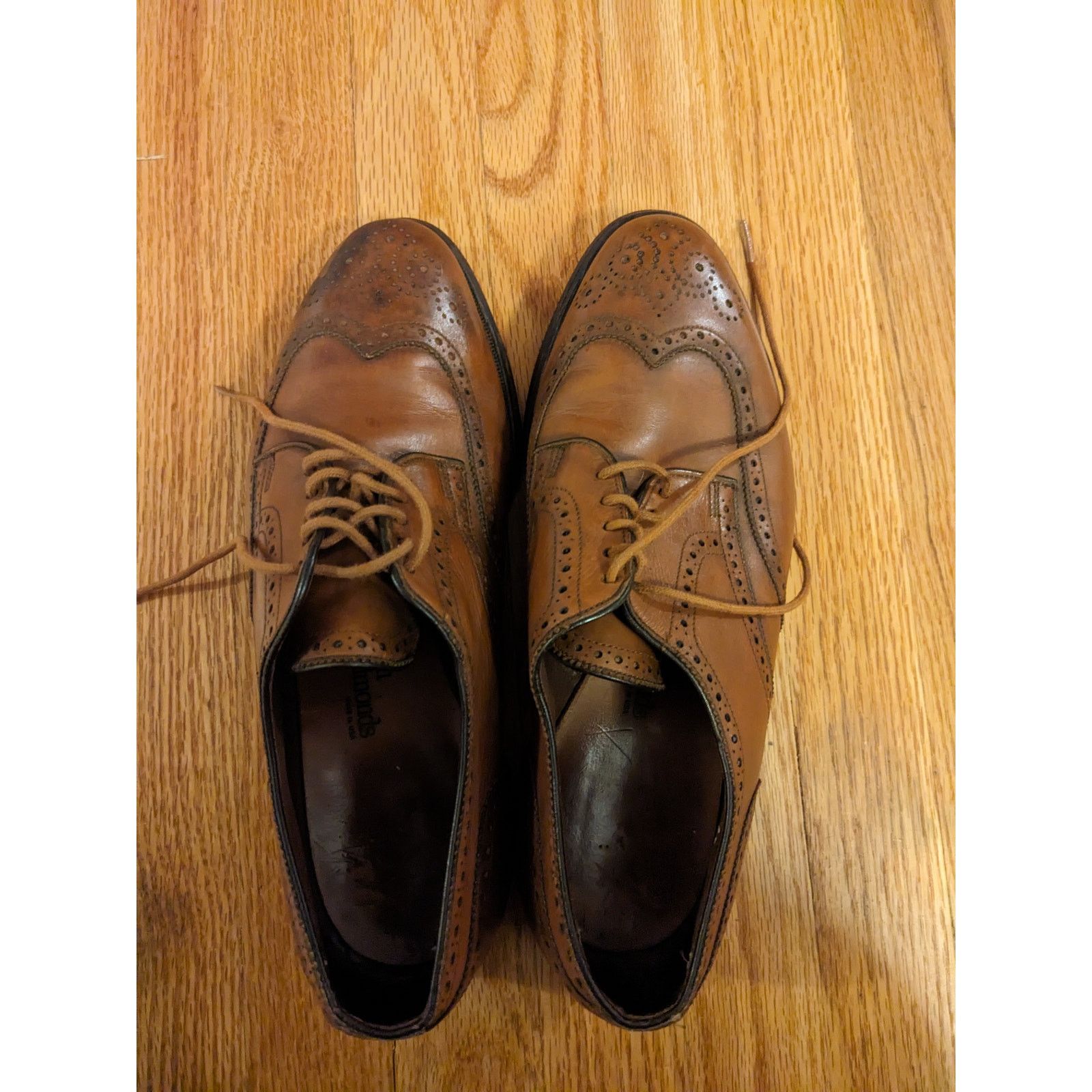 Allen Edmonds Allen Edmonds Dress Shoes Size US 9.5 / EU 42-43 - 2 Thumbnail