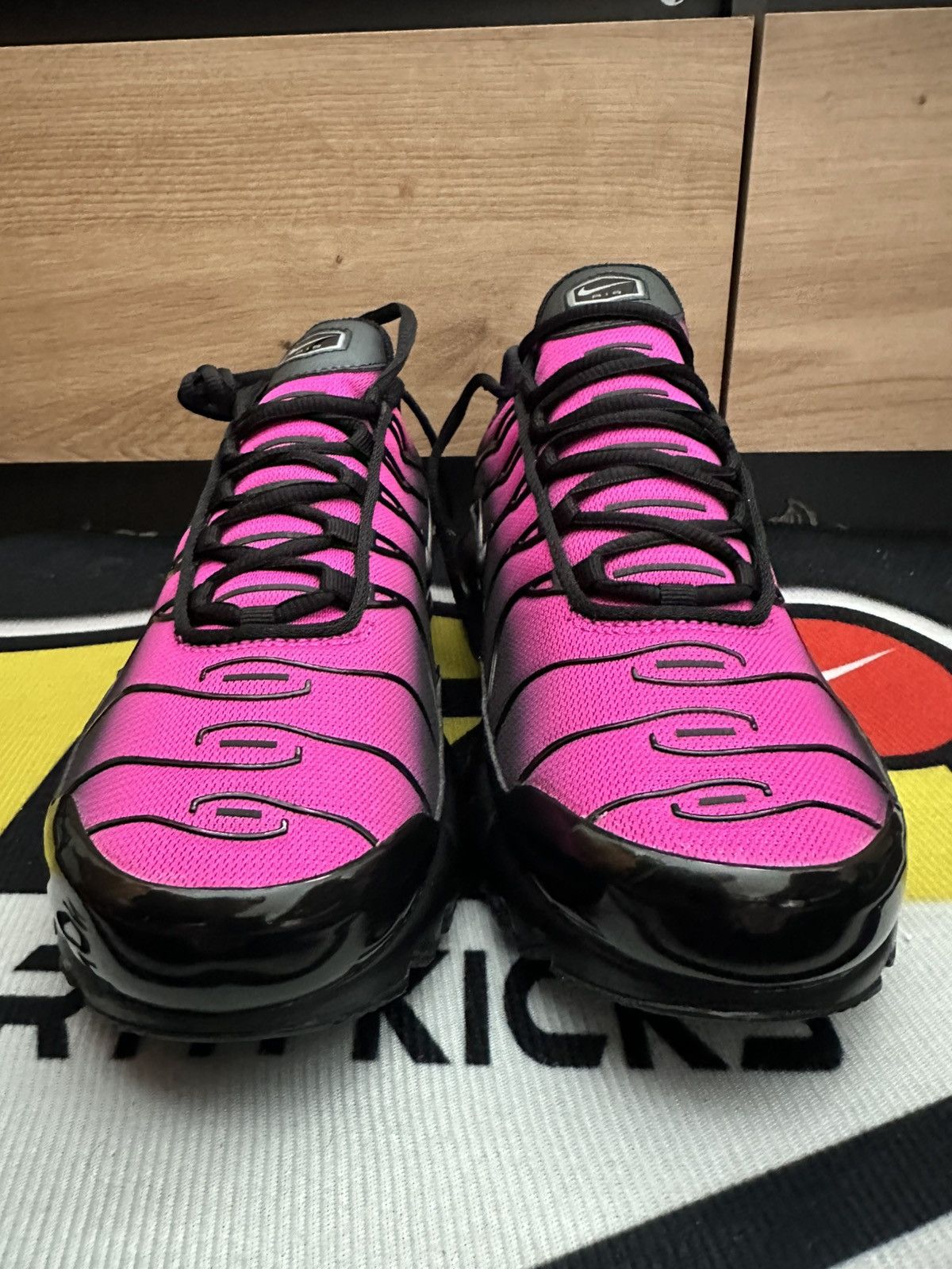 Nike Nike Air Max Plus Black/pink Size US 9 / EU 42 - 4 Thumbnail