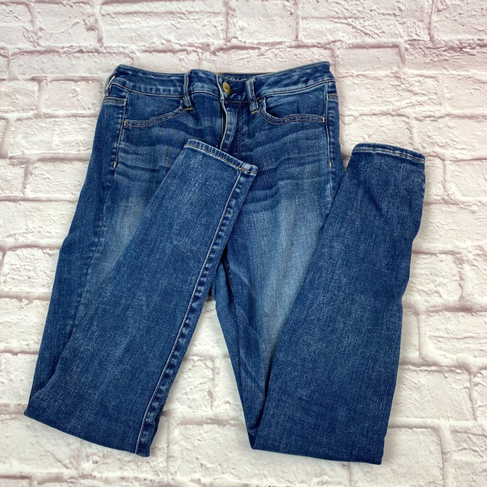 American Eagle Outfitters American Eagle Jeggings Skinny Jeans Size 4 High Rise Super Stretch Medium Wash Size 27" / US 4 / IT 40 - 2 Thumbnail