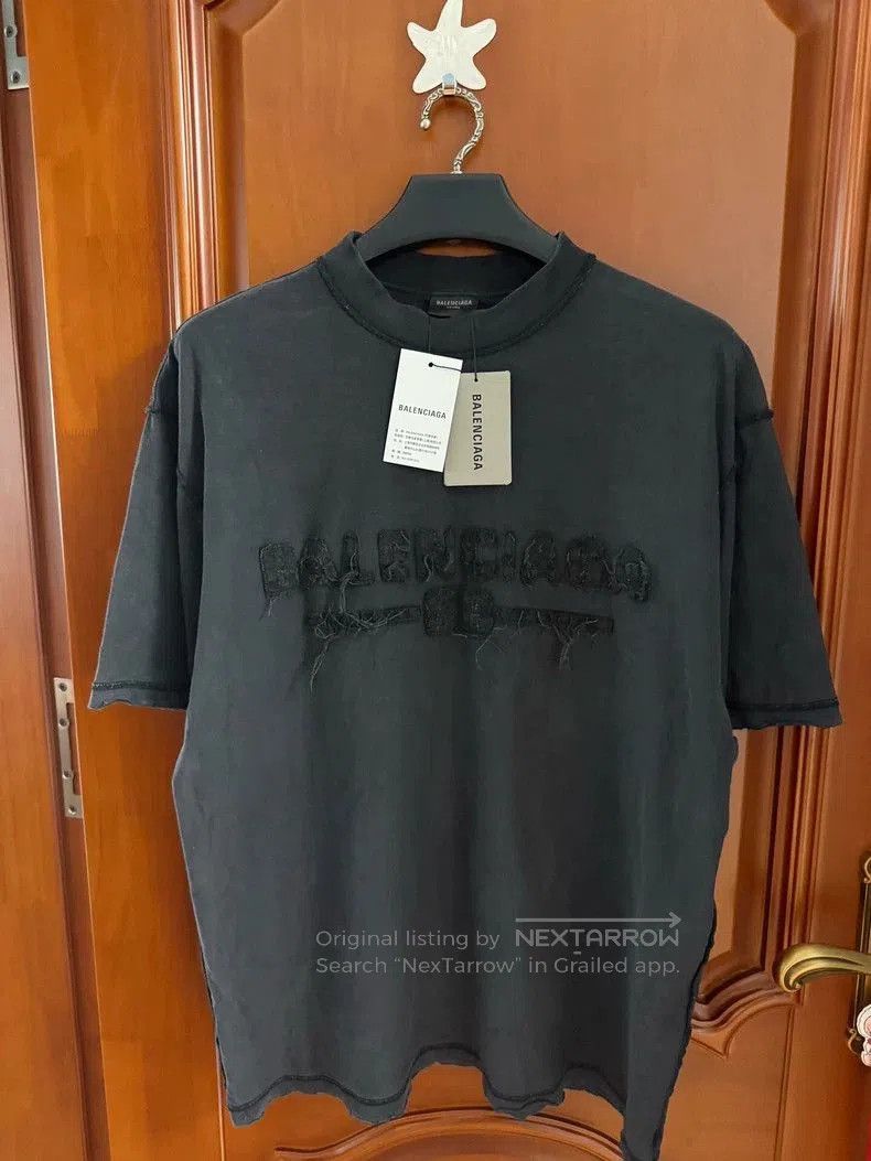 Balenciaga Balenciaga 25 New Embossed Logo Tee. Size US S / EU 44-46 / 1 - 1 Thumbnail