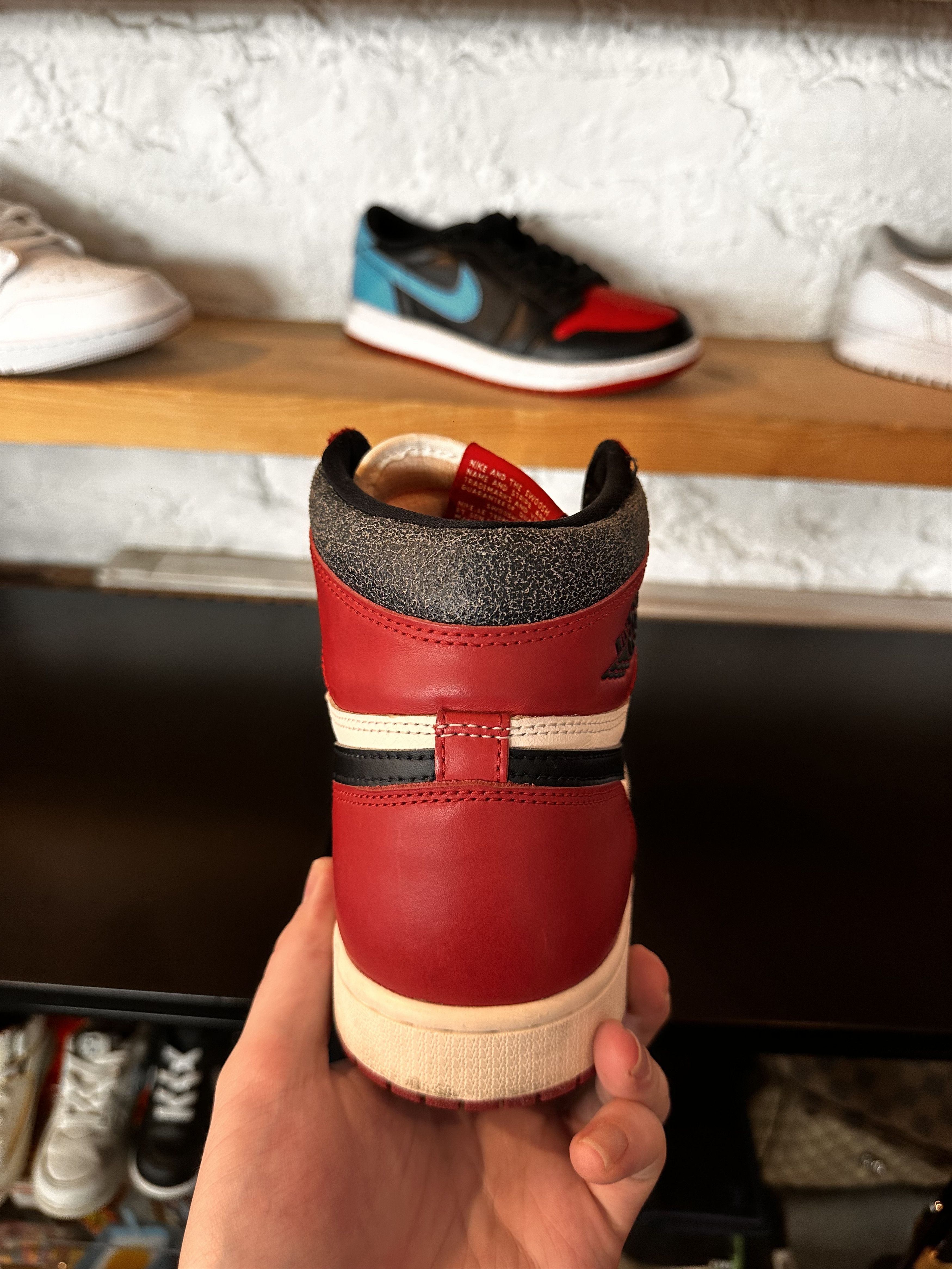 Nike Air Jordan 1 High Lost and Found Size US 10.5 / EU 43-44 - 6 Thumbnail
