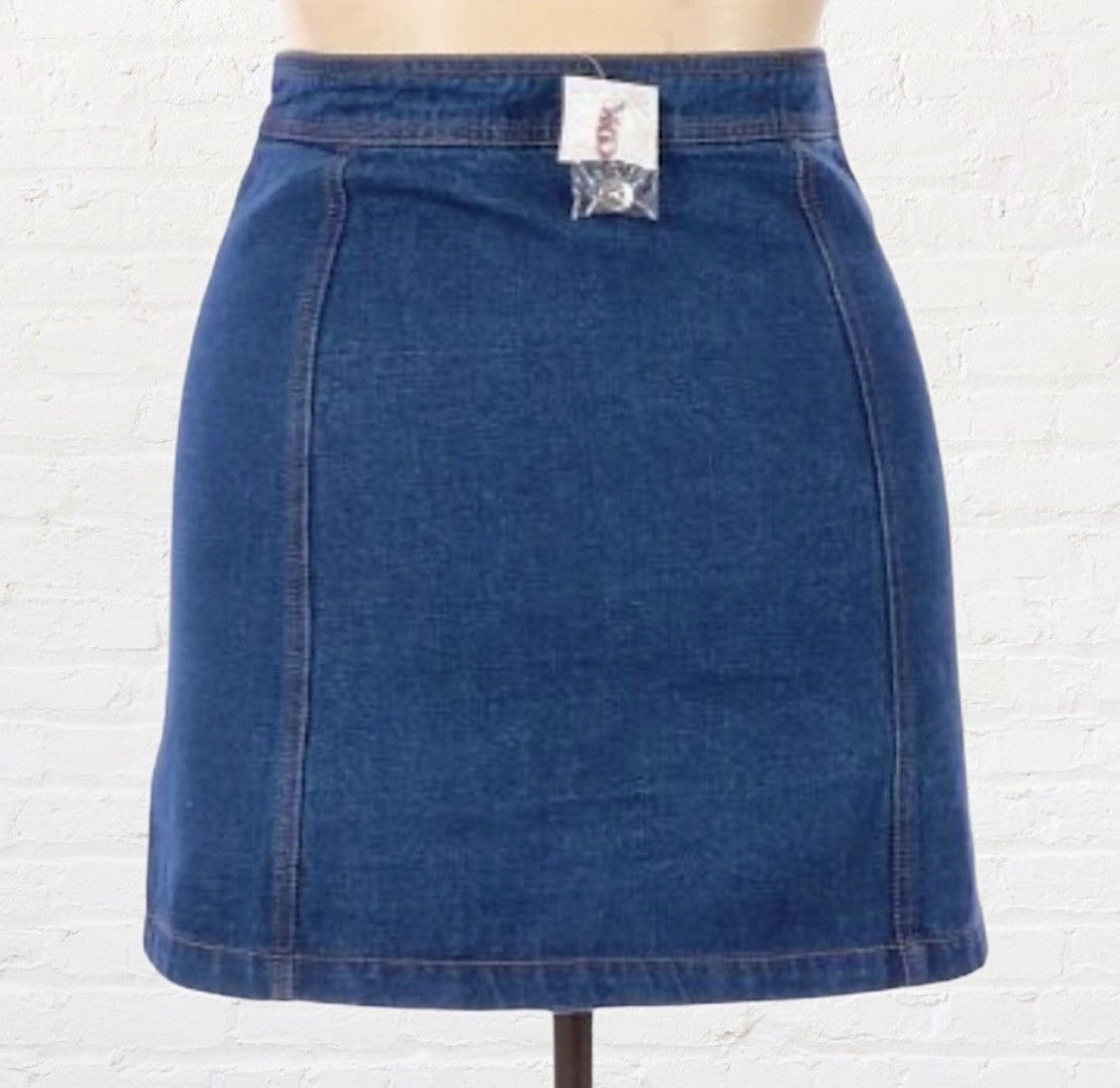 Other SANS SOUCI DENIM MEDIUM WASH BUTTON DOWN MINI JEAN SKIRT Size 32" / US 10 / IT 46 - 2 Thumbnail