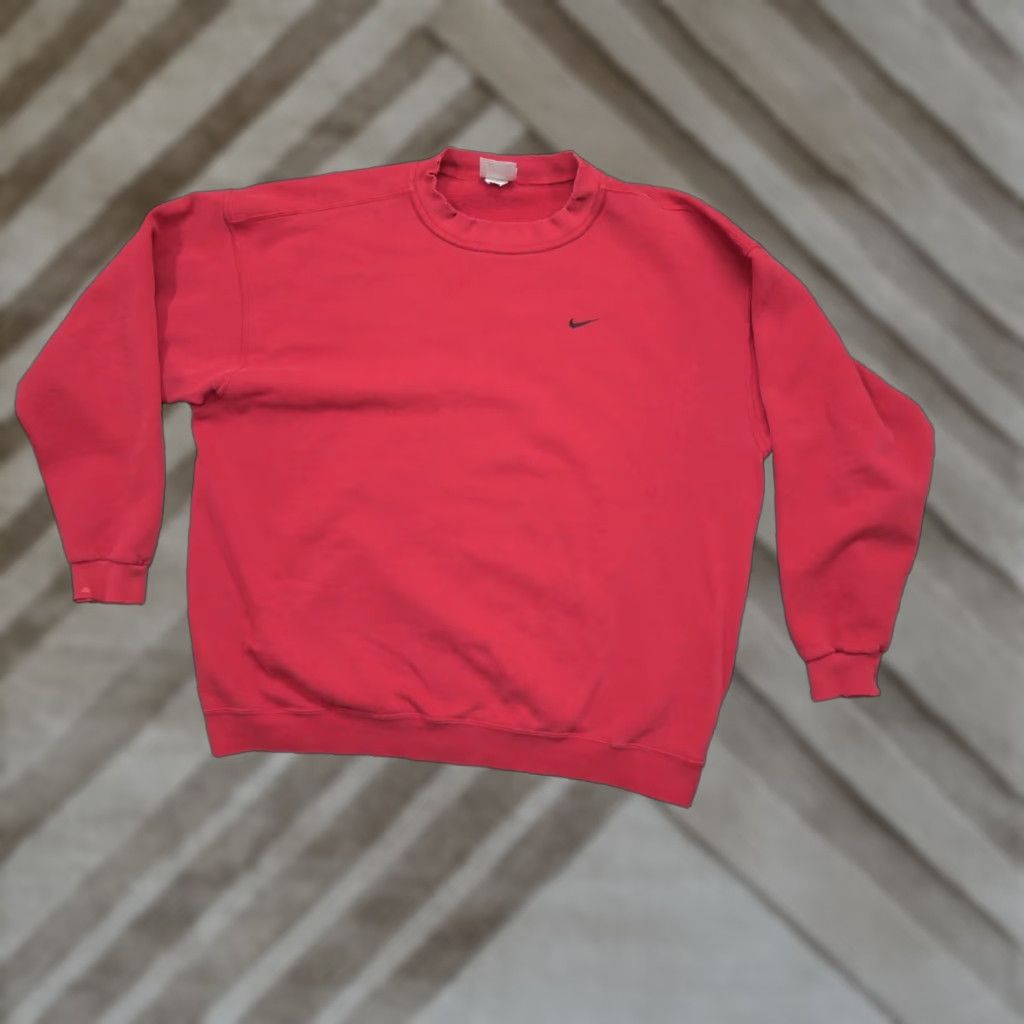 Nike VINTAGE Nike Sweatshirt Adult XL Red Pullover 90s Grunge Distressed Mini Swoosh Embroidered Mens Pullover Sweatshirt 90s Size US XL / EU 56 / 4 - 1 Thumbnail