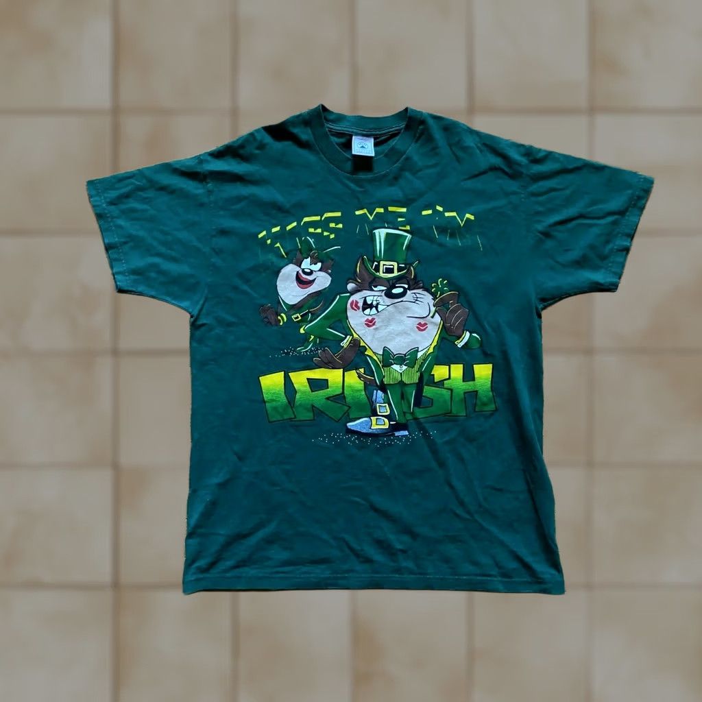 Delta VINTAGE TAZ Kiss Me Im Irish T Shirt Mens L Delta Warner Looney Tunes Green 1990s USA USA Theme Varsity Logo Shirt Size US L / EU 52-54 / 3 - 1 Thumbnail