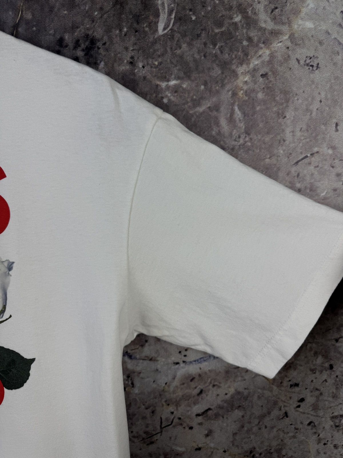 Other Men’s Uni Qlo Cali Dewitt Roses T-Shirt Size Small Size US S / EU 44-46 / 1 - 8 Thumbnail