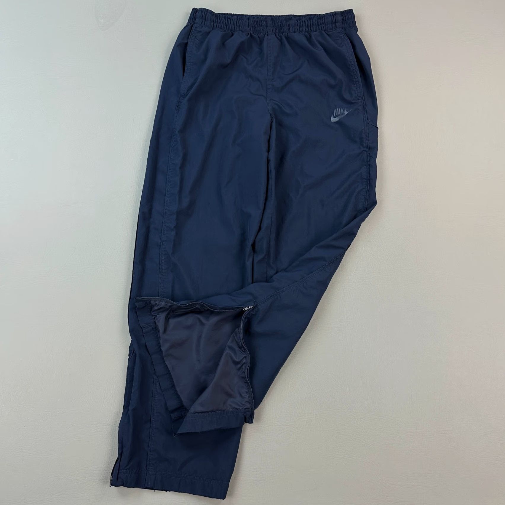 Nike VINTAGE Nike Sportswear Track Pants Mens M Navy Blue Fleece Lined Ankle Zip Y2K Pants Regular Mens Size US 31 - 2 Thumbnail