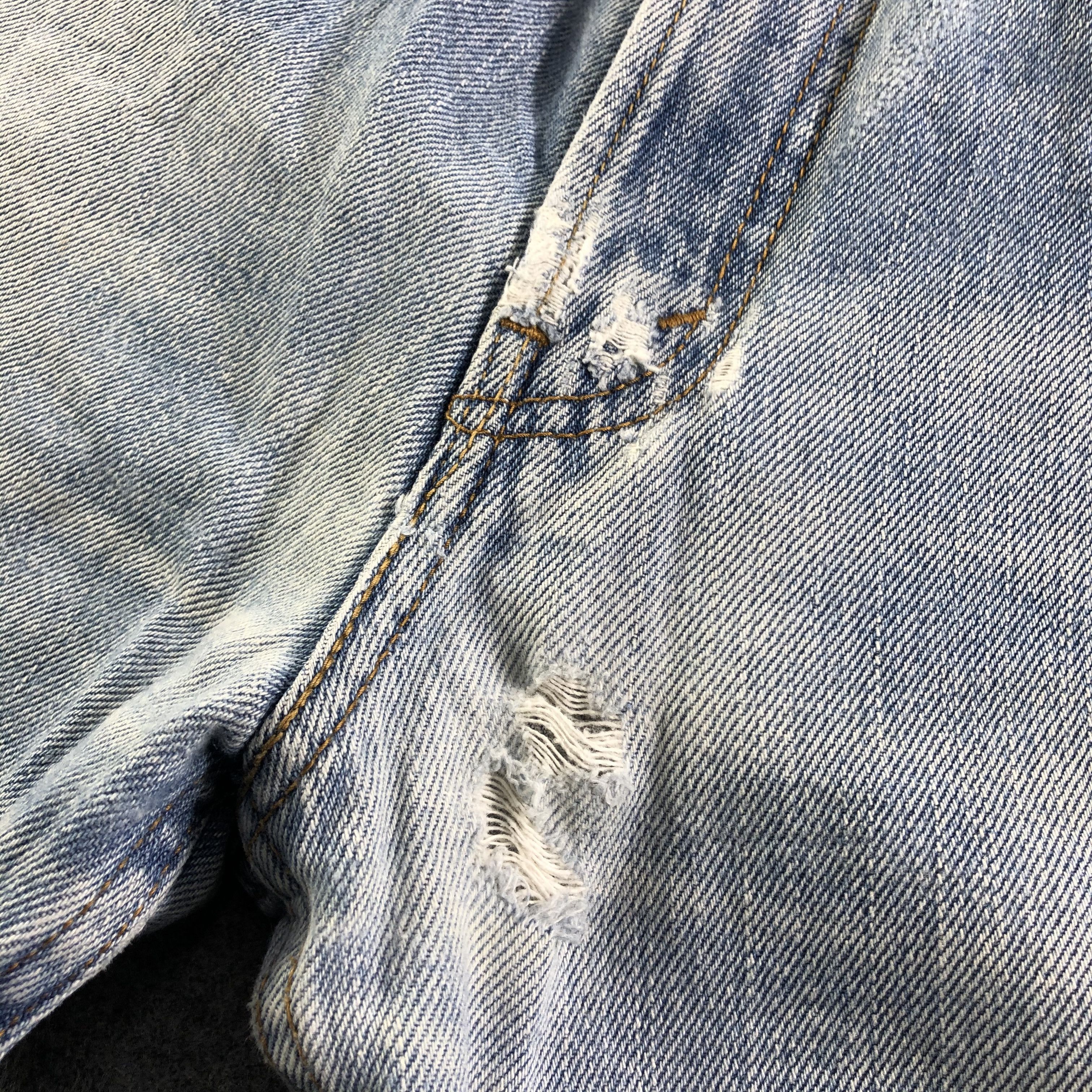 Levi's Vintage Blue Wash Levis Jeans-J3518 Size US 31 - 8 Thumbnail