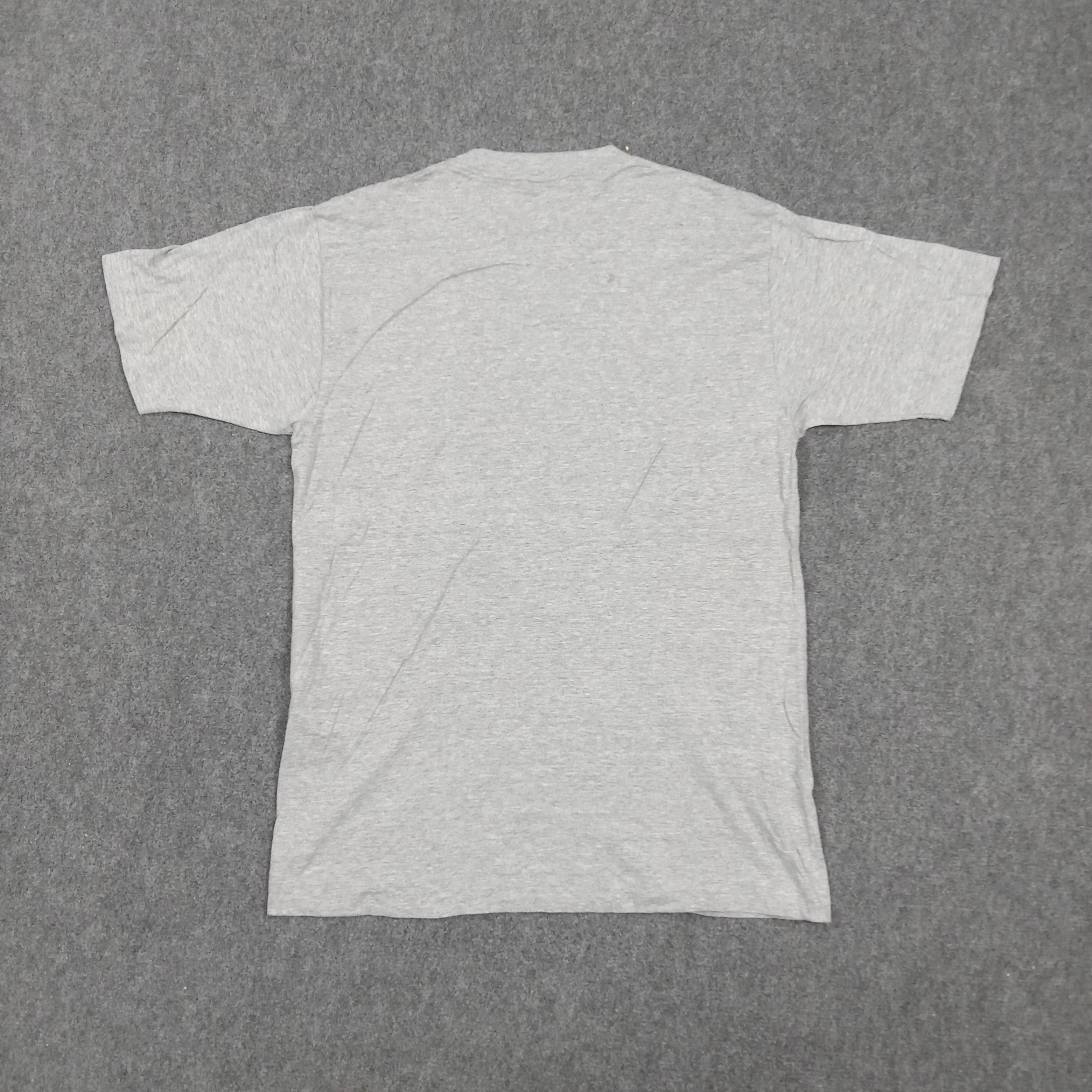 Burberry Burberrys London Spell Out Custom Logo Tshirt C285N31 Size US M / EU 48-50 / 2 - 4 Thumbnail