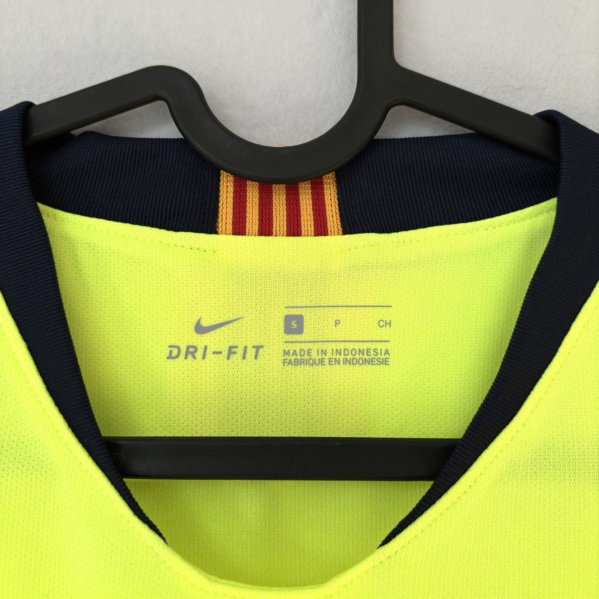 Nike 2018 2019 Barcelona Messi Nike Away Kit Soccer Jersey Shirt Size US S / EU 44-46 / 1 - 7 Thumbnail