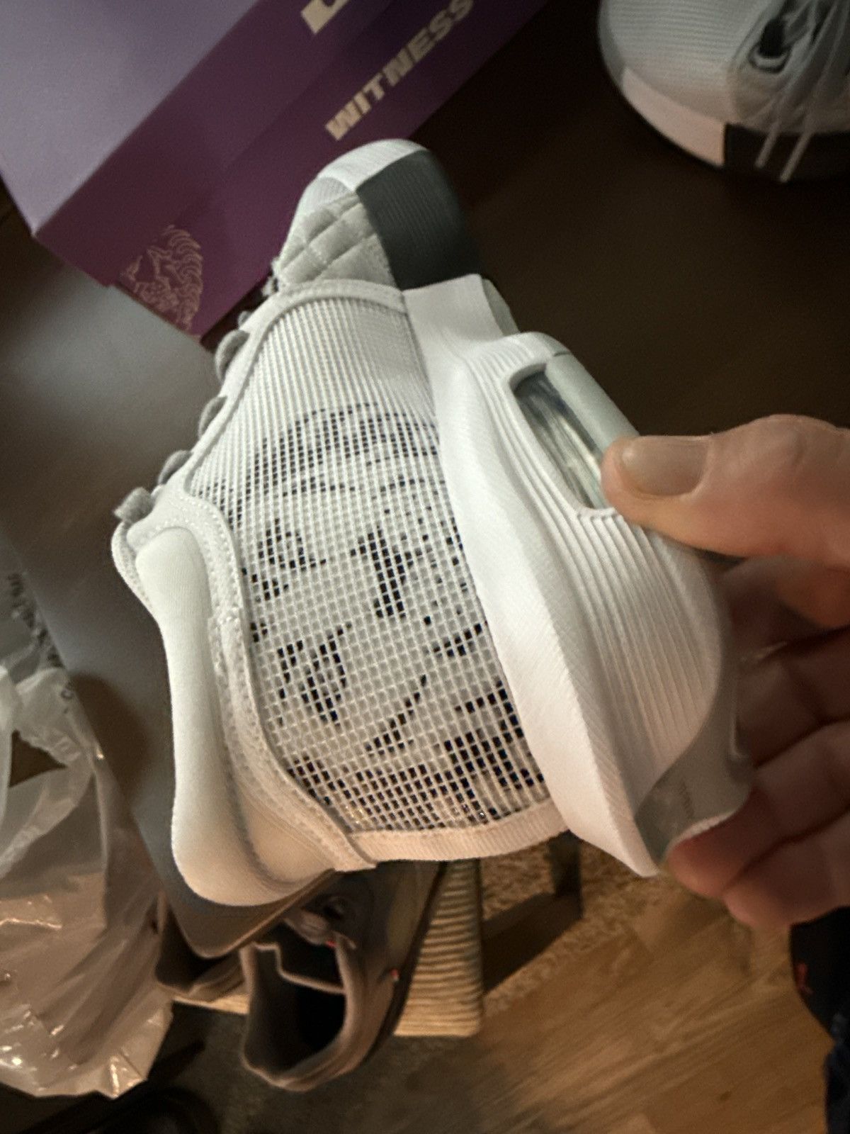 Nike NEW Nike LeBron Witness VIII 8, size 8.5, OG Box, DS, MINT! Size US 8.5 / EU 41-42 - 13 Thumbnail