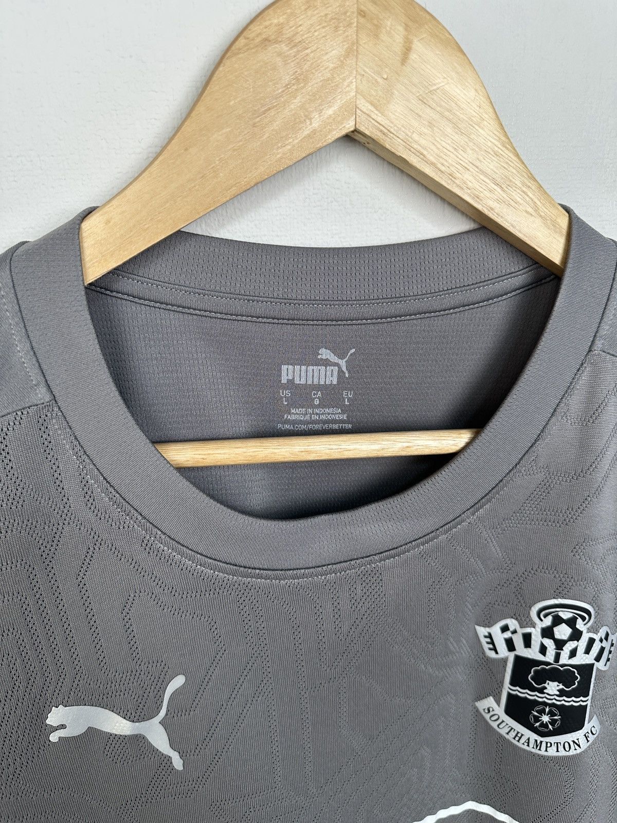 Puma SOUTHAMPTON FC 24/25 Grey Puma Training Football Shirt Men’s Size US L / EU 52-54 / 3 - 5 Thumbnail