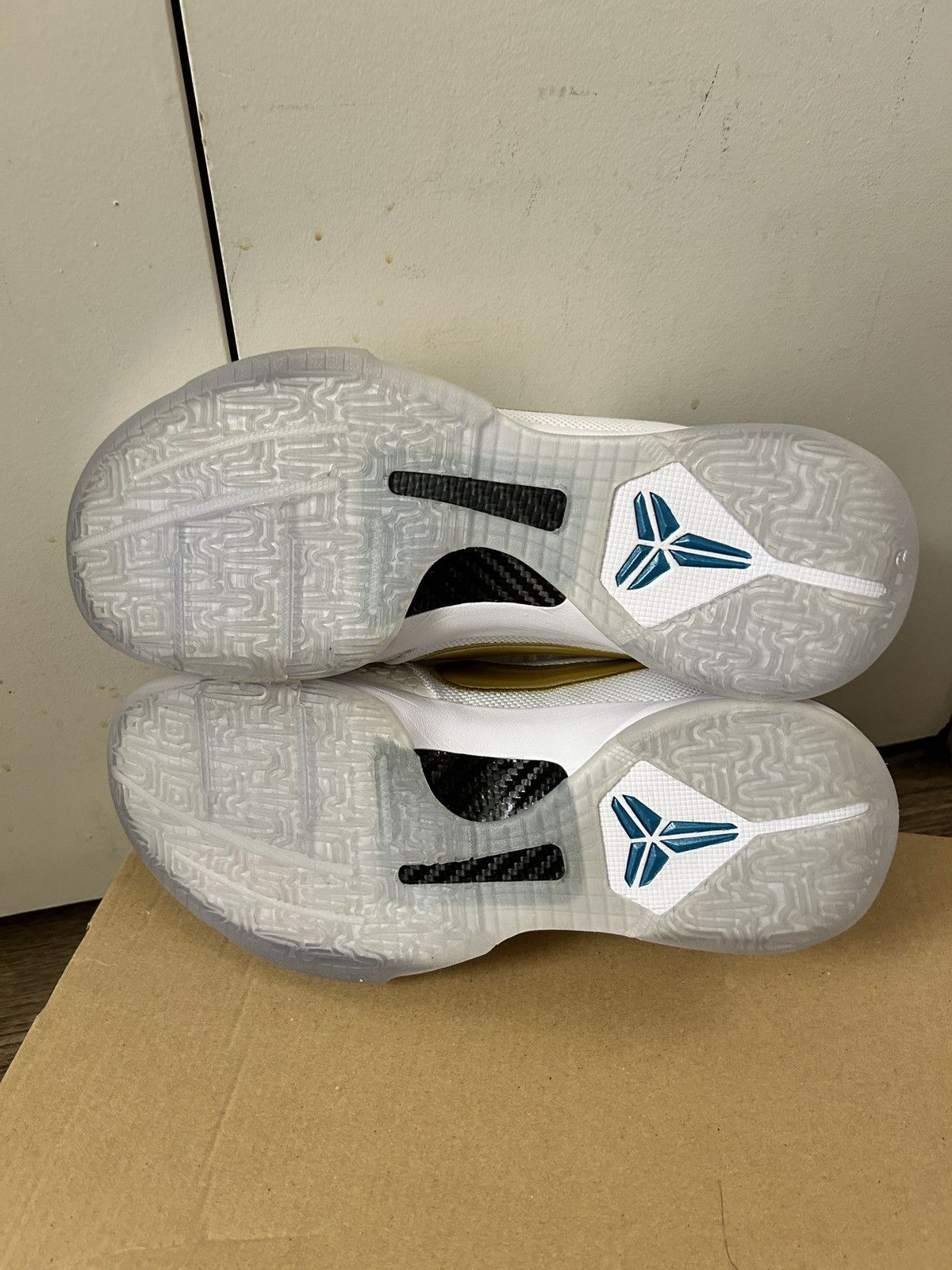 Nike × Undefeated Nike Kobe 5 Protro Undefeated What If White size US 10 Size US 10 / EU 43 - 9 Thumbnail