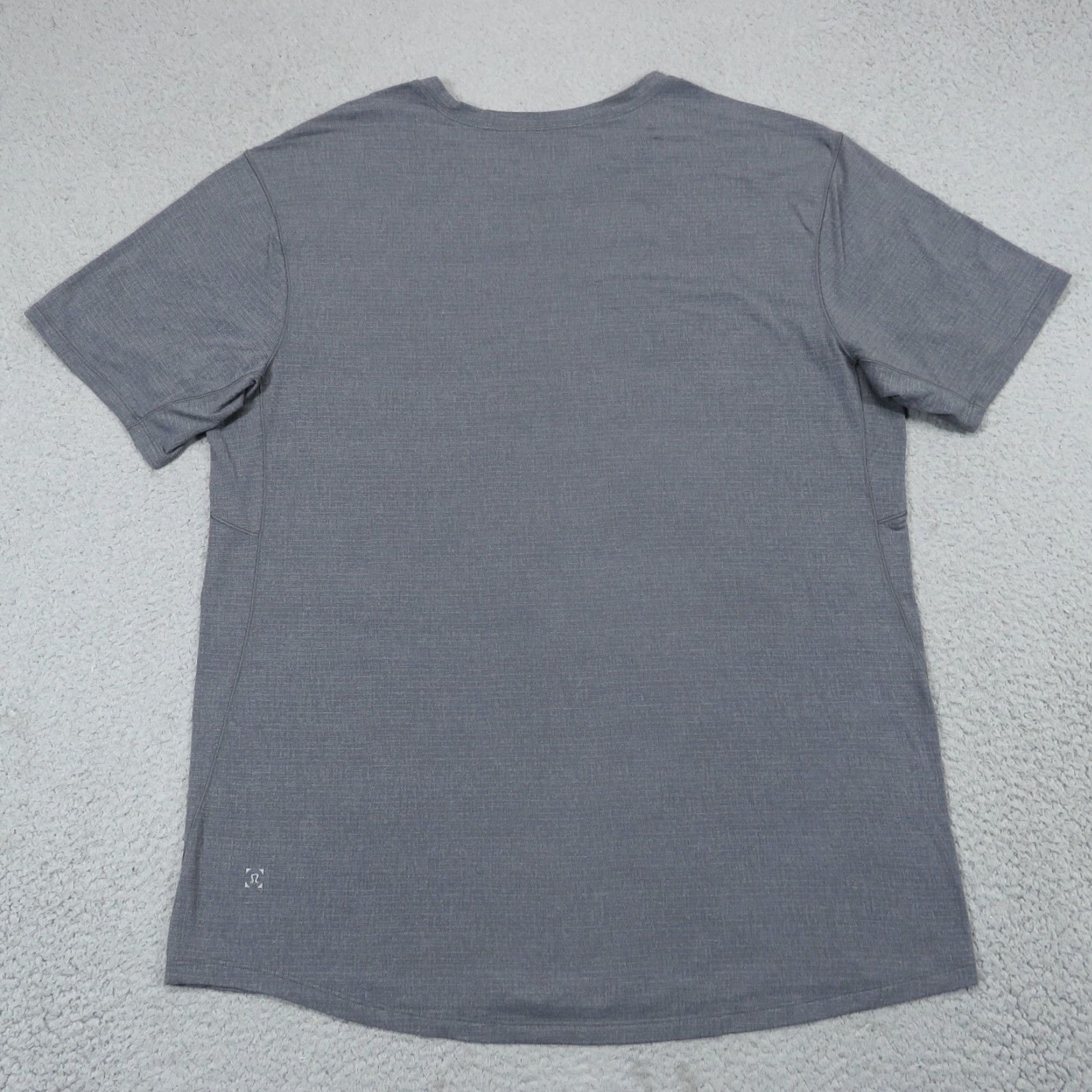 Lululemon Lululemon Shirt Mens XL Grey Silverescent X-static Antimicrobial Running Workout Shirt XL Mens Gray Size US XL / EU 56 / 4 - 5 Thumbnail