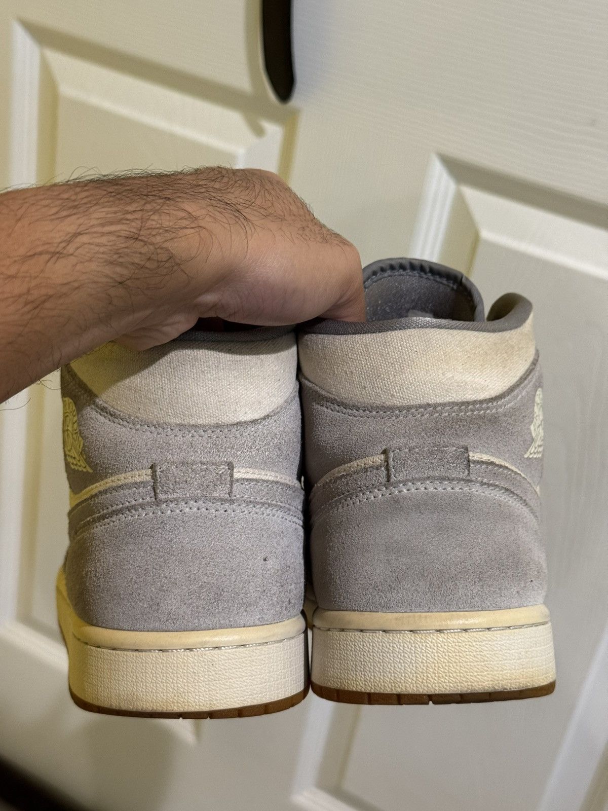 Nike Jordan 1 SE Coconut Milk Size 10 Size US 9 / EU 42 - 3 Thumbnail