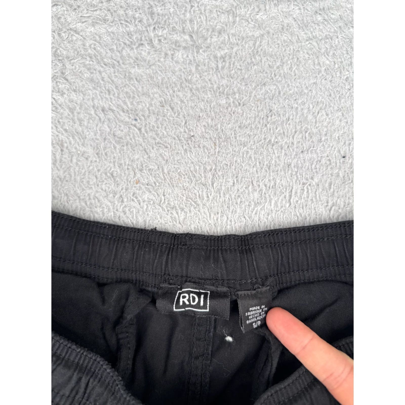 Vintage RDI Cargo Shorts Men Small Black Cotton Blend Canvas 32x6 Regular Waist 32 Inseam 6" Pockets Casual Travel Workwear 6" Inseam Mens Shorts Size US 29 - 6 Thumbnail