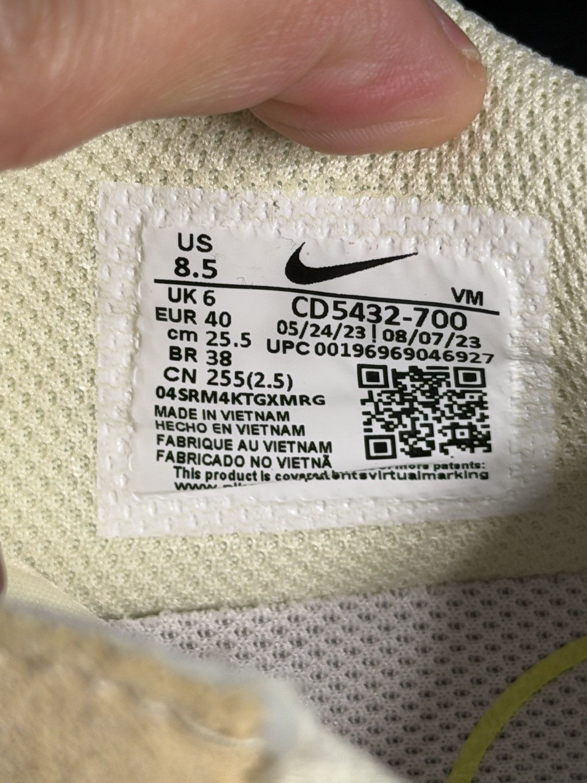 Nike Nike Air Max Excee Alabaster Light Lemon Twist 8.5W/7M Size US 8.5 / IT 38.5 - 7 Thumbnail