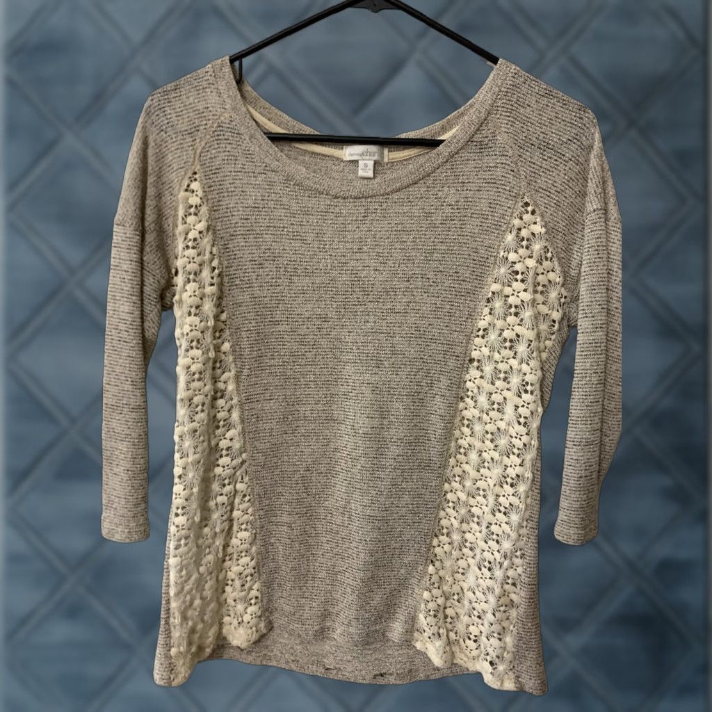 Vintage Charming Charlie Blouse 3/4 Sleeve Shark Bite Hem Gray Women Size S Size S / US 4 / IT 40 - 1 Thumbnail