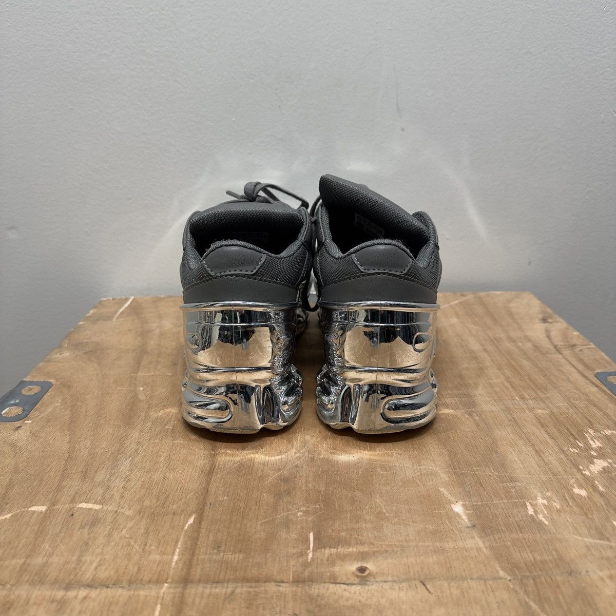 Adidas × Raf Simons Raf Simons Adidas Ozweego Ash Grey Mirror Chrome Sneakers Size US 7.5 / EU 40-41 - 4 Thumbnail