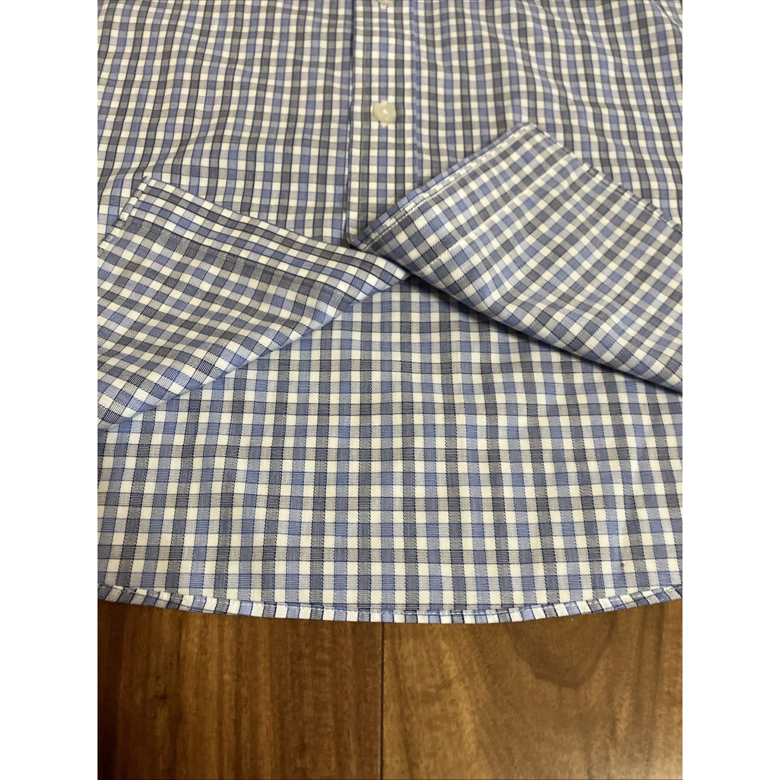 UNTUCKit UNTUCKit Shirt Mens Medium REGULAR Fit Wrinkle Free Button Size US M / EU 48-50 / 2 - 15 Thumbnail