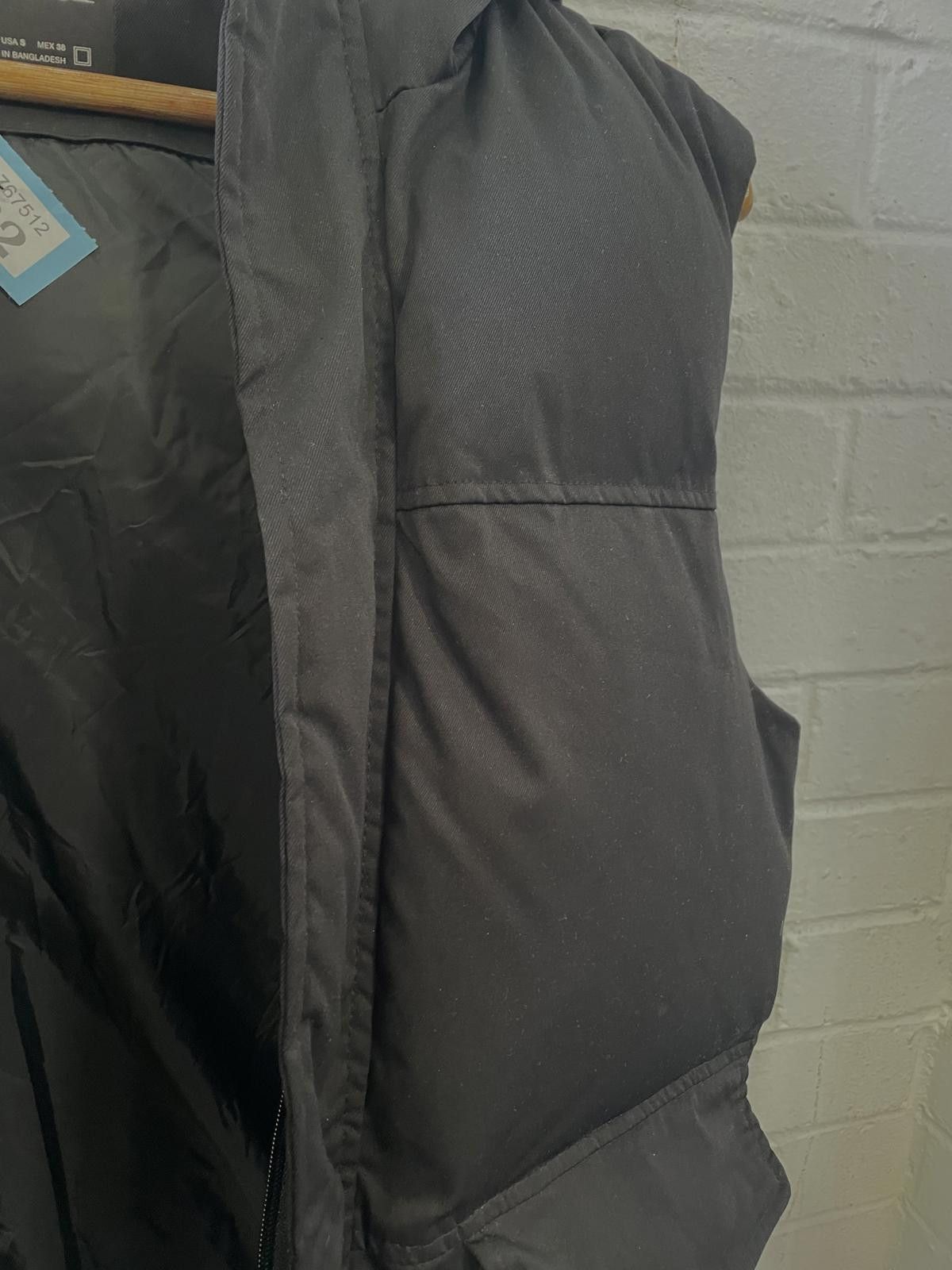Zara Zara Men's Black Puffer Vest with Hood Size US S / EU 44-46 / 1 - 2 Thumbnail