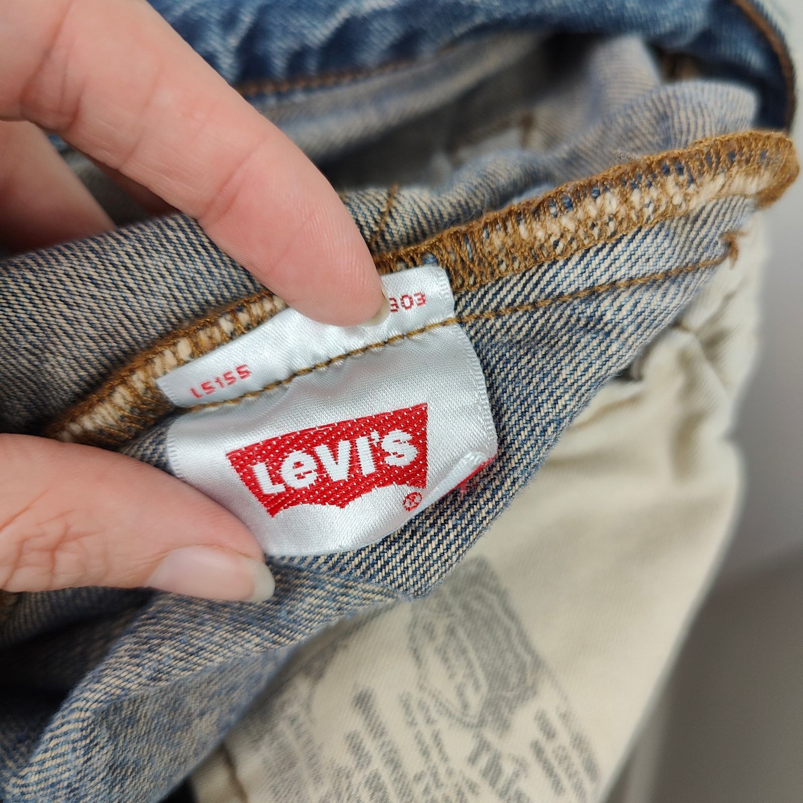 Levi's Vintage 90s Levi's 501 Jeans Mens 38x32 Medium Wash Size US 38 / EU 54 - 7 Thumbnail
