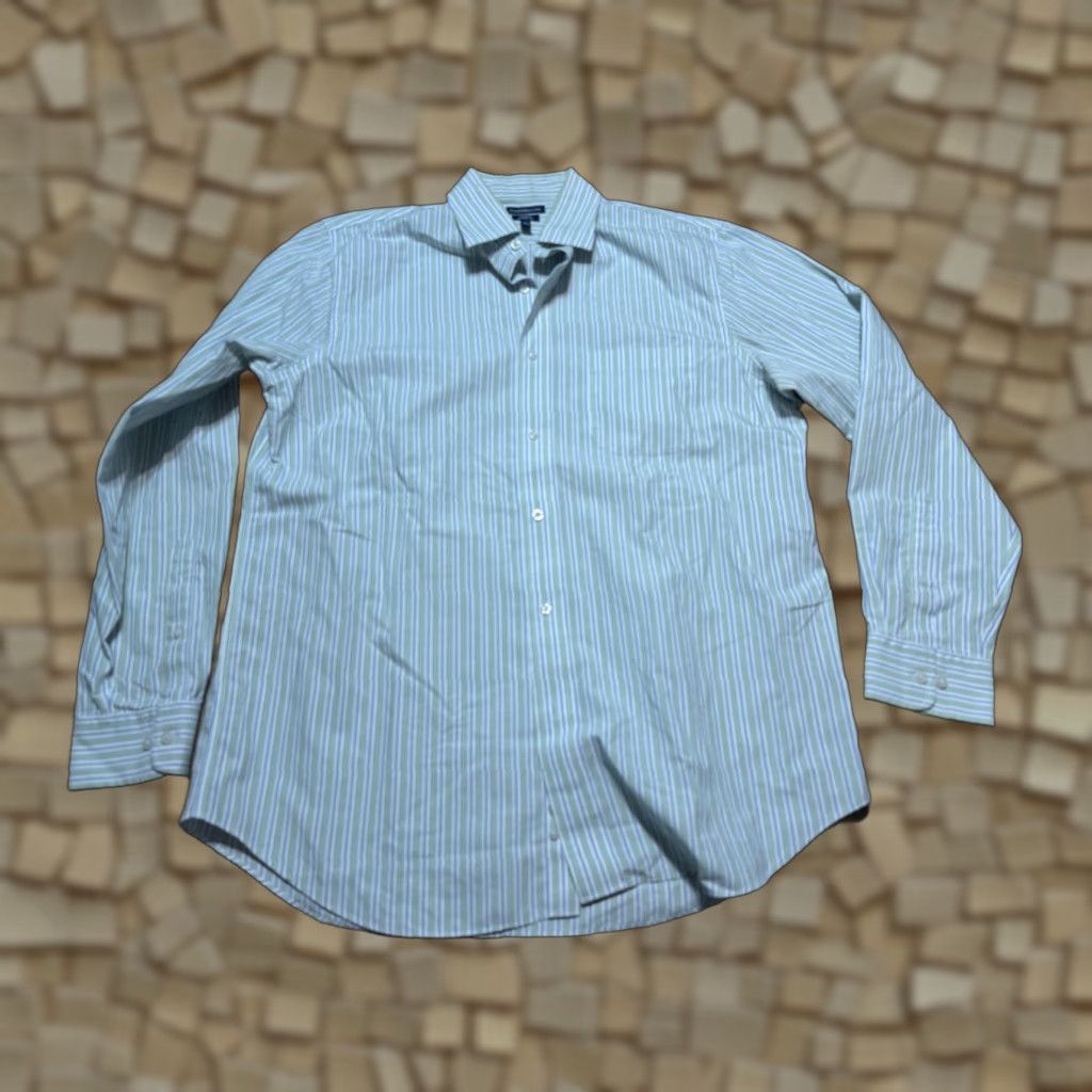 Croft & Barrow Croft & Barrow Shirt Mens 16.5 34/35 Button Up Classic Fit White Blue Green Casual Easy Care Size US XL / EU 56 / 4 - 1 Thumbnail